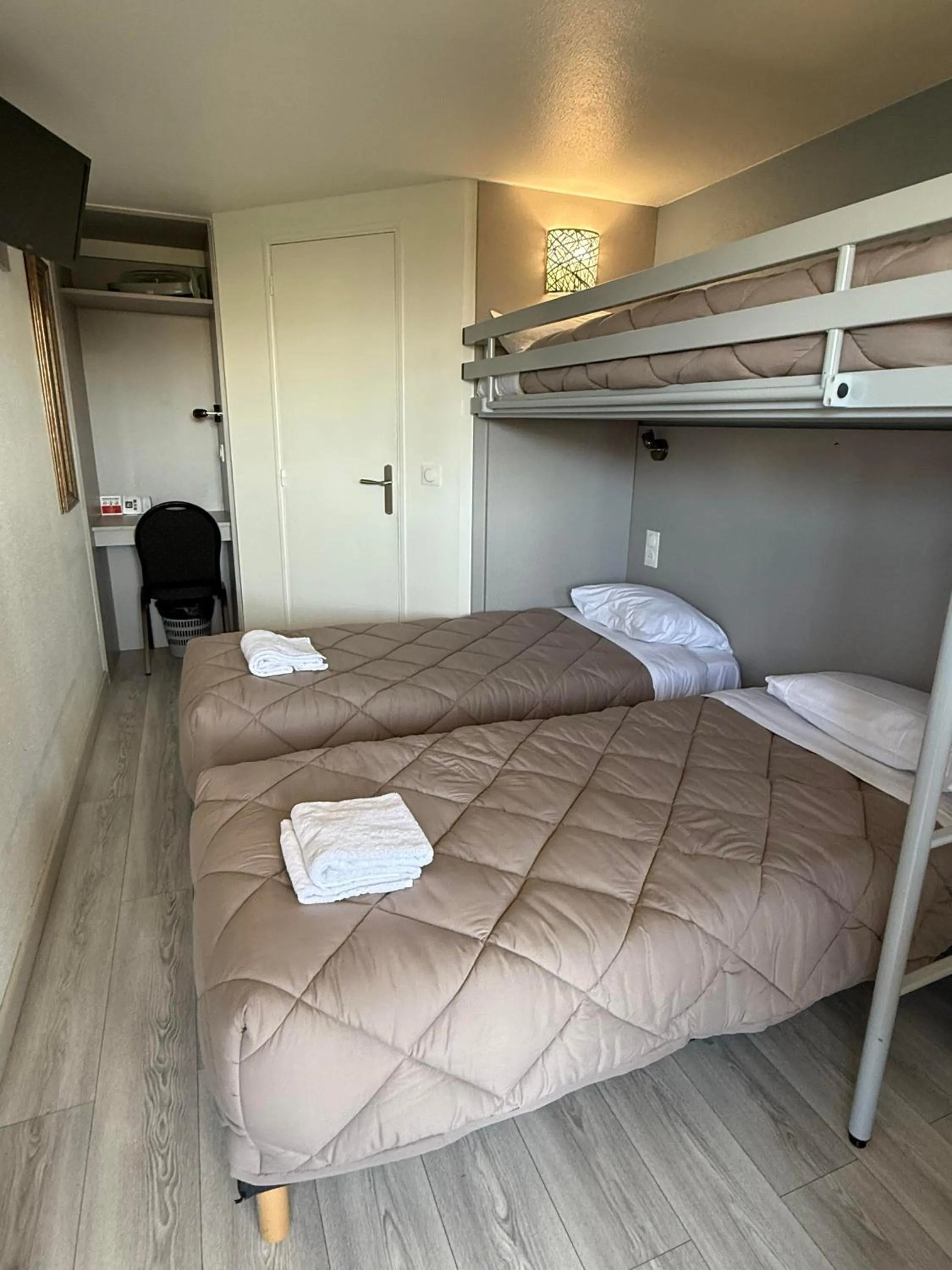 bunk bed, Bed in Fasthotel Roissy - Saint-Witz