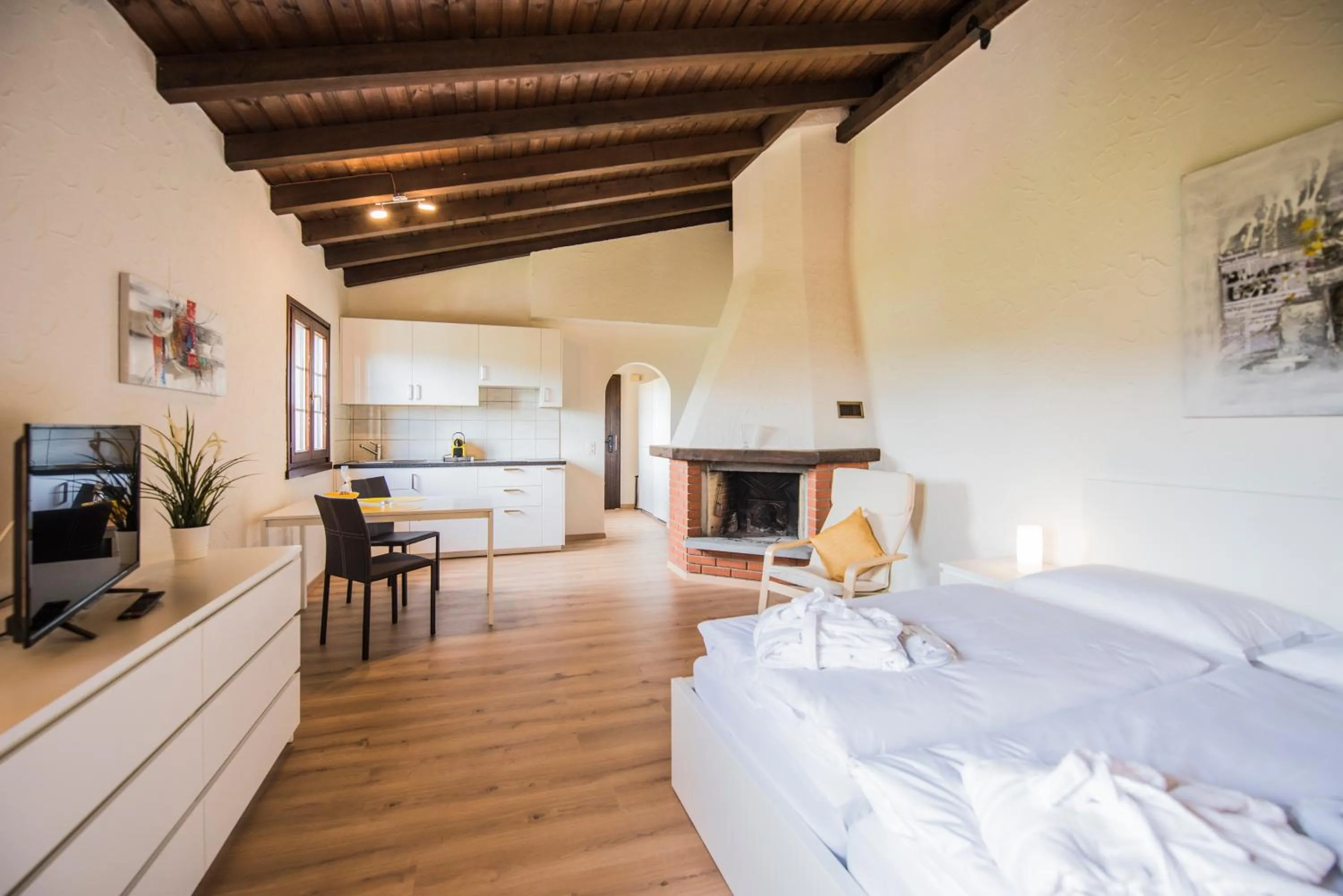 Living room, Bed in Centro Cadro Panoramica