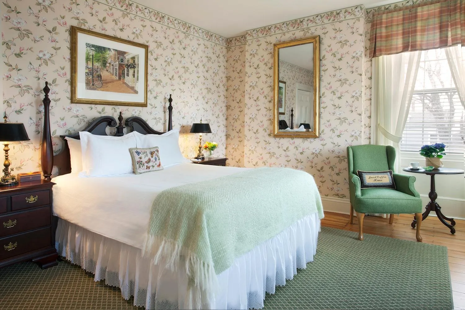 View (from property/room), Bed in Jared Coffin House