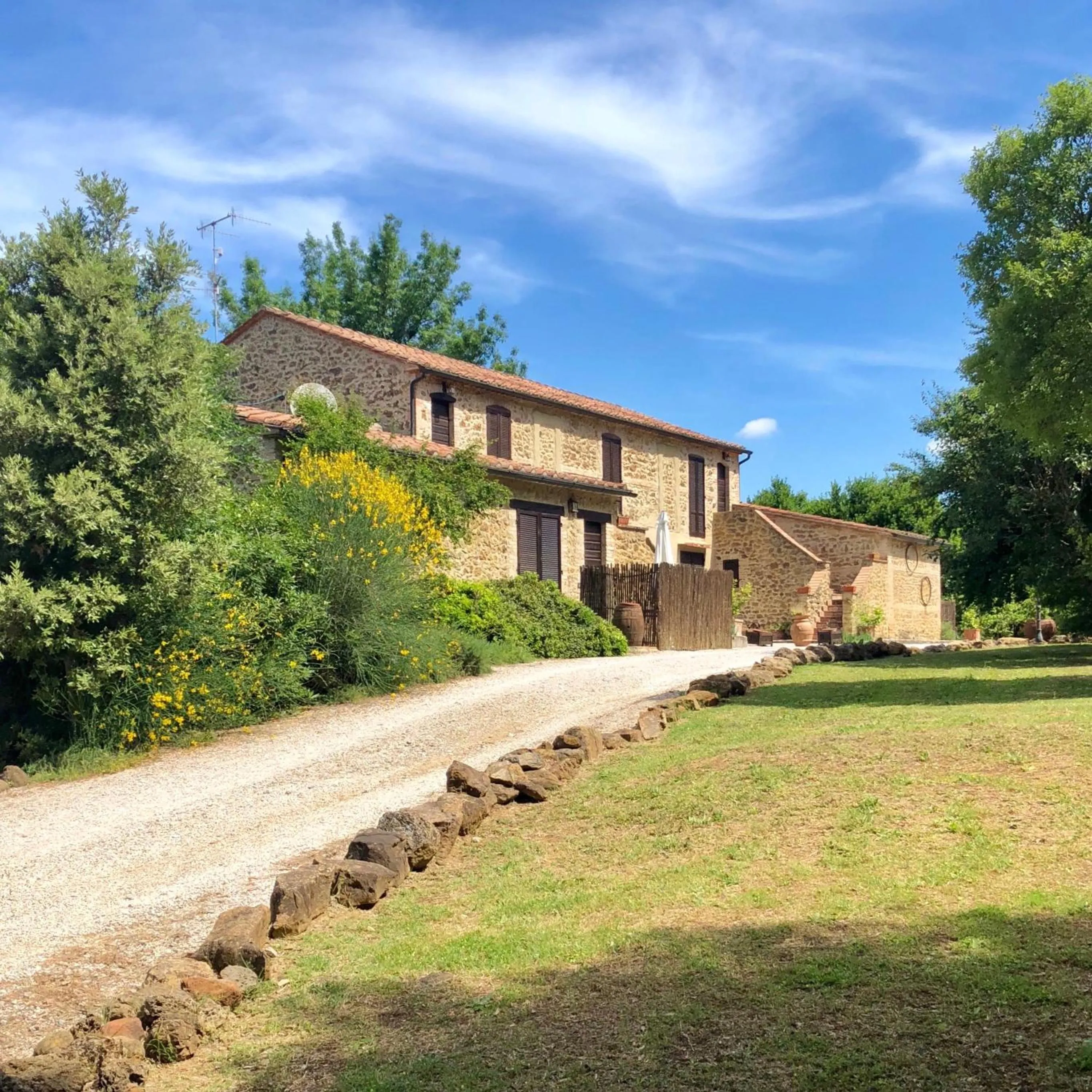 Facade/entrance in Casale San Giovanni