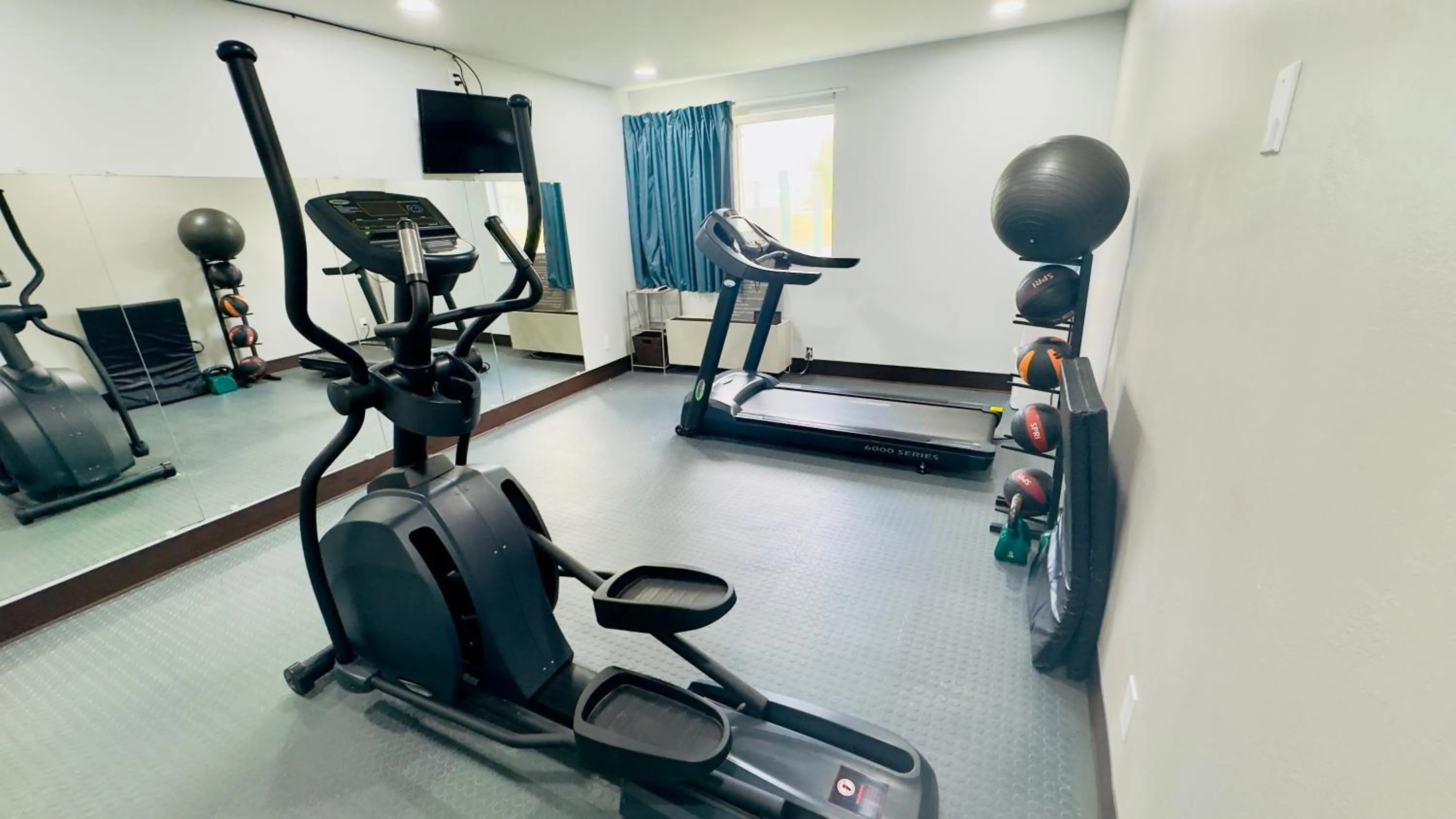 Fitness centre/facilities in Motel 6 McGraw, NY - Cortland