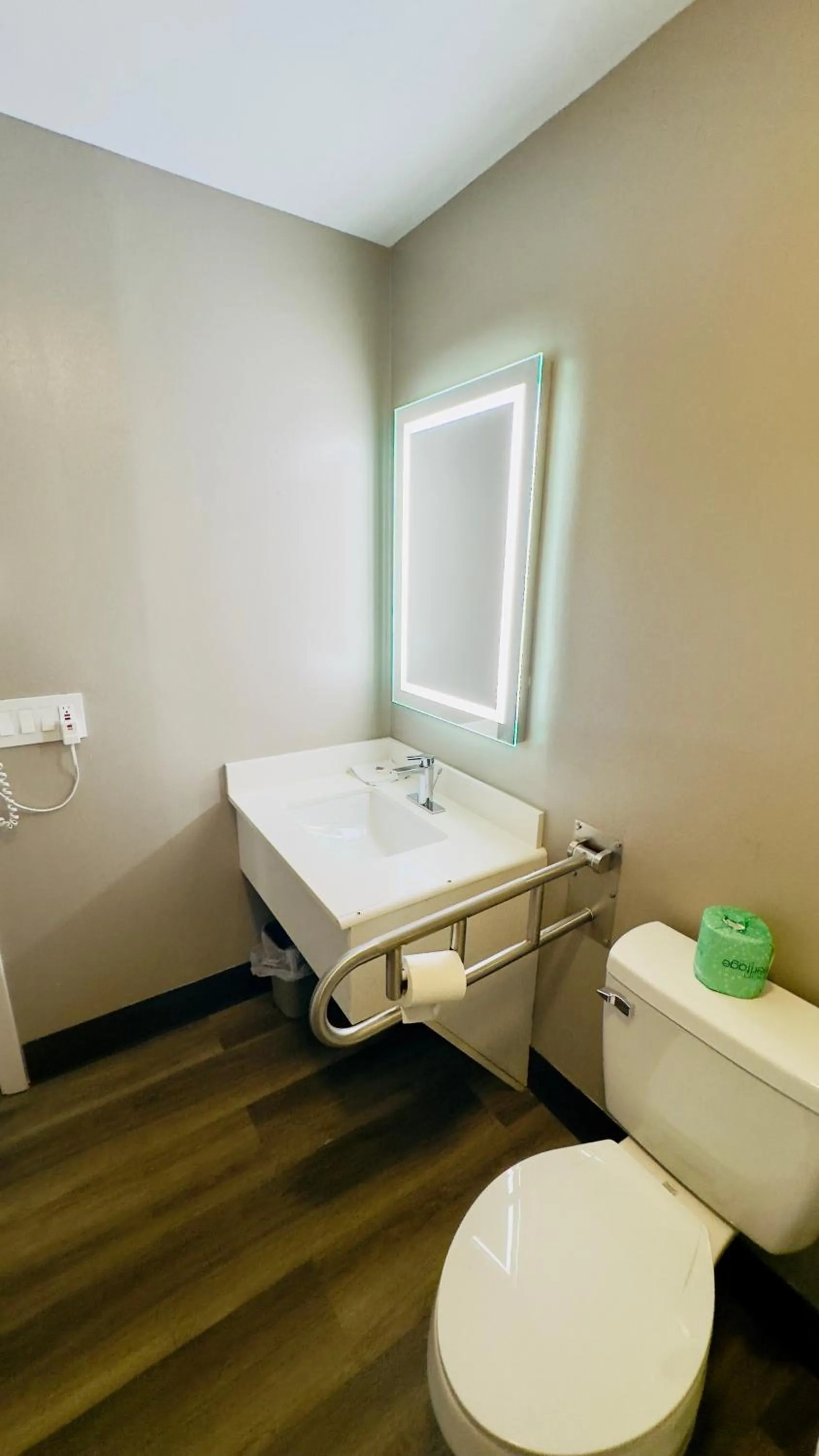 Bathroom in Motel 6 McGraw, NY - Cortland