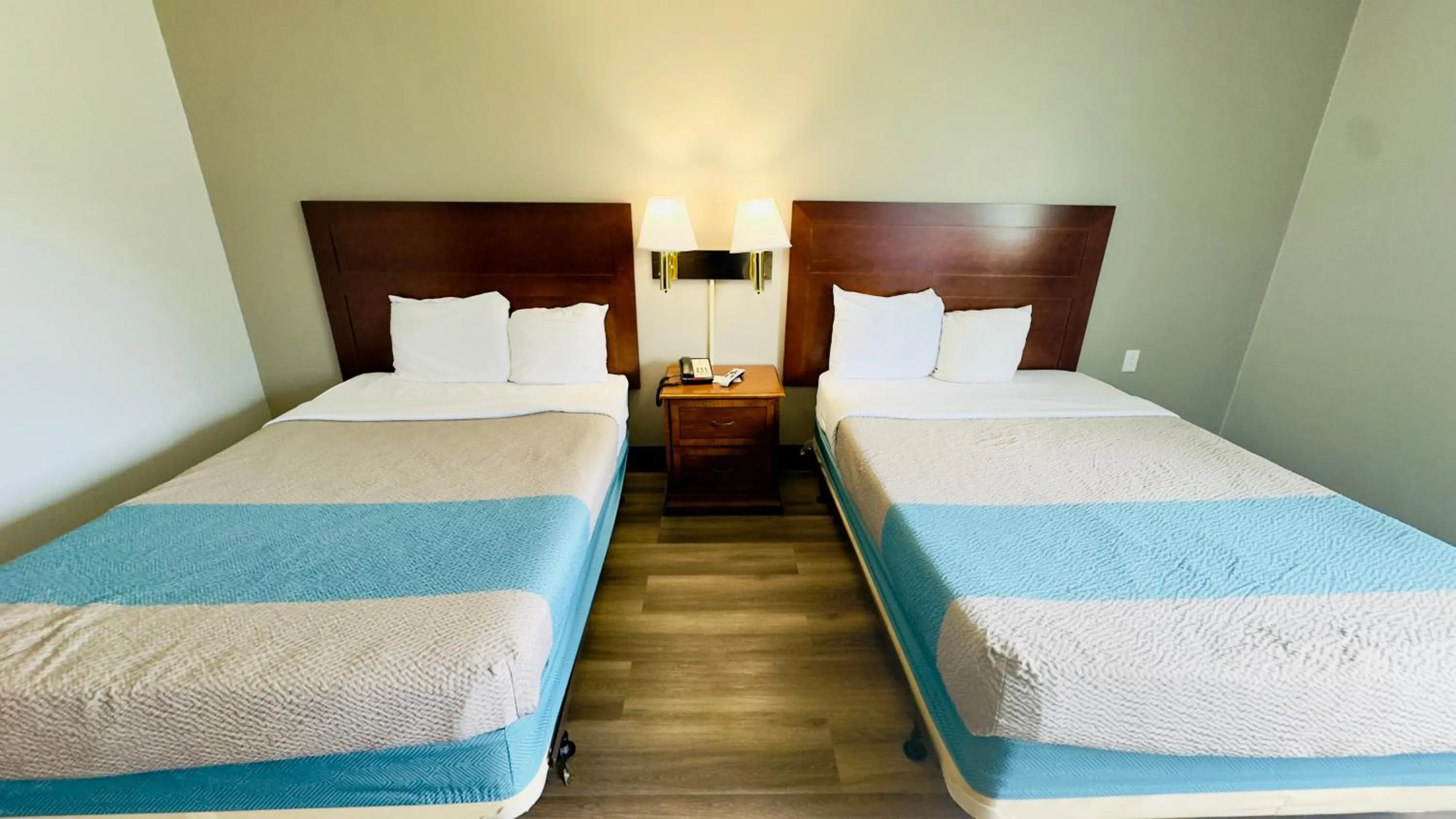 Bed in Motel 6 McGraw, NY - Cortland