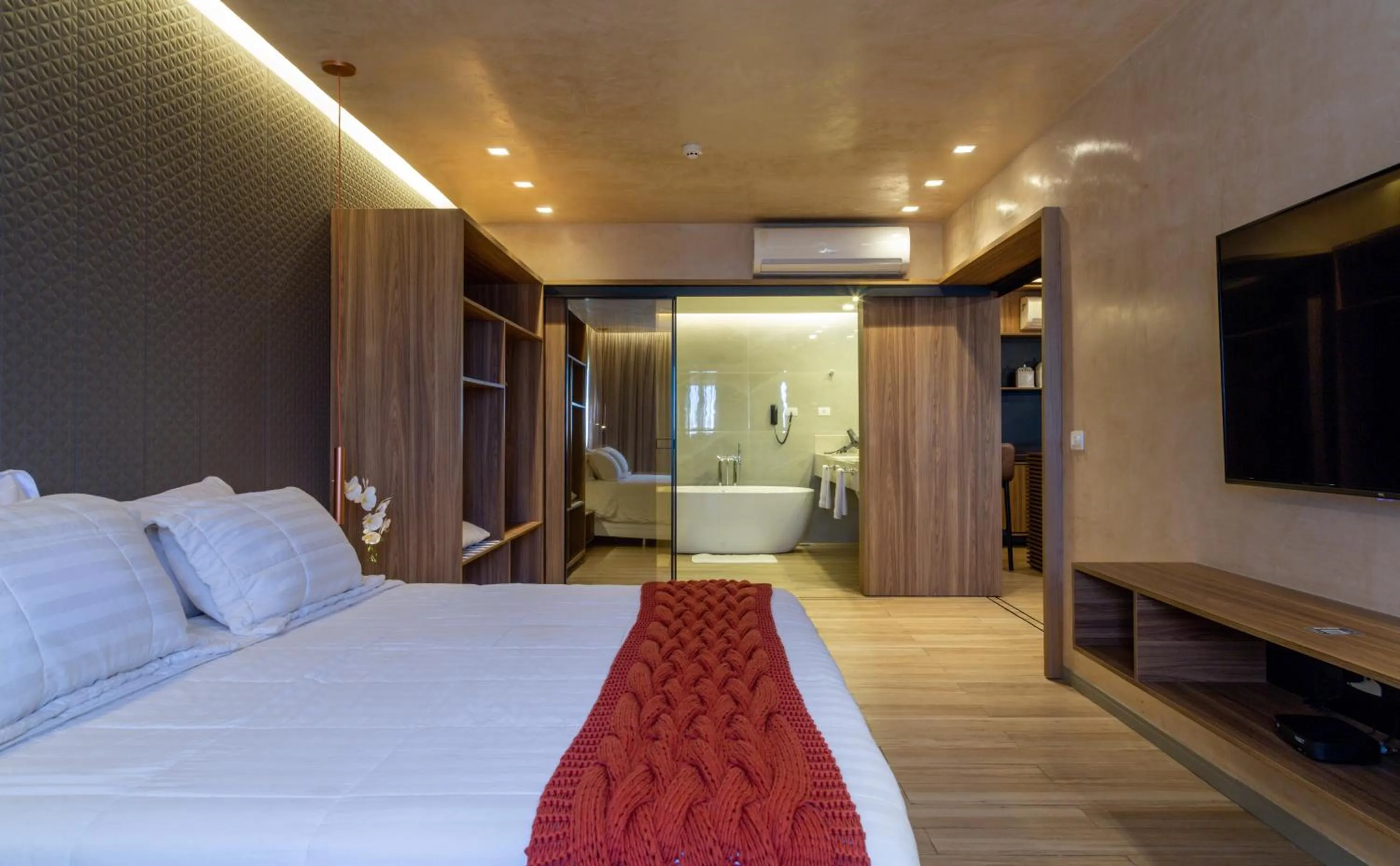 Bed in Blue Tree Towers Rio Poty