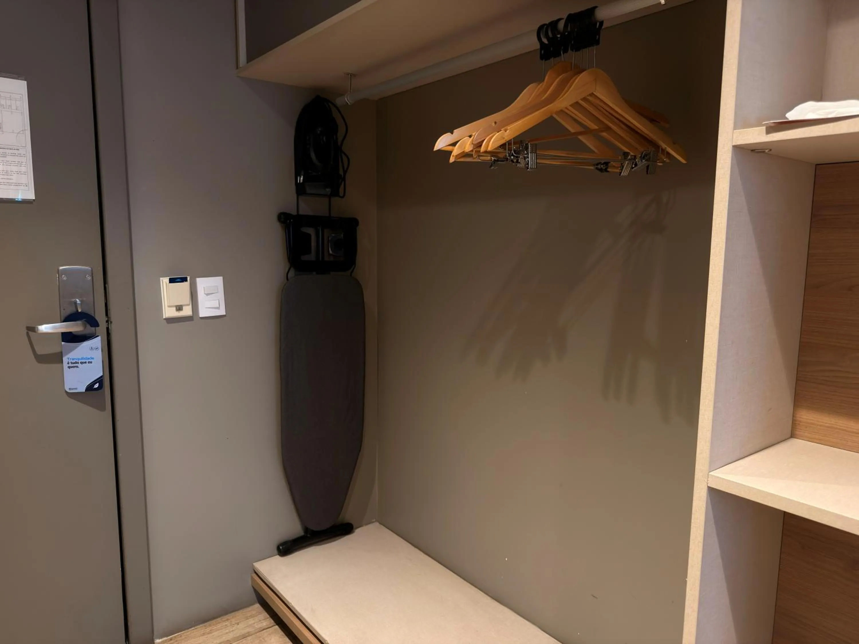 Decorative detail in Blue Tree Towers Rio Poty