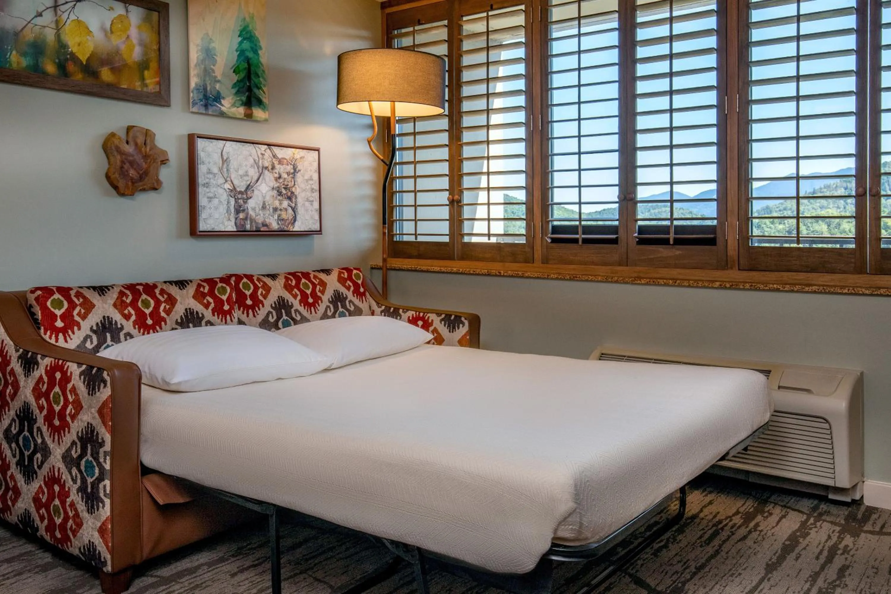 Bed in High Peaks Resort