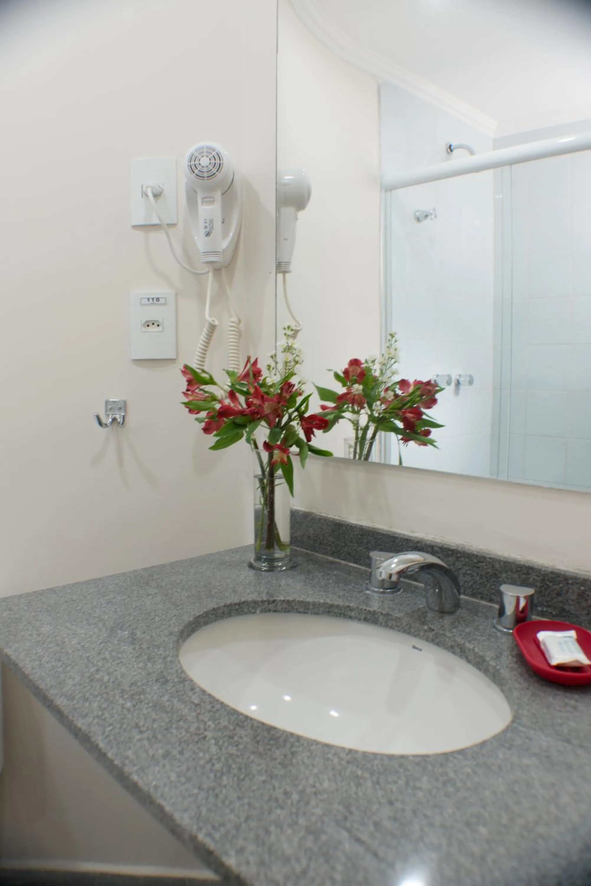 Bathroom in Hotel Rojas All Suite