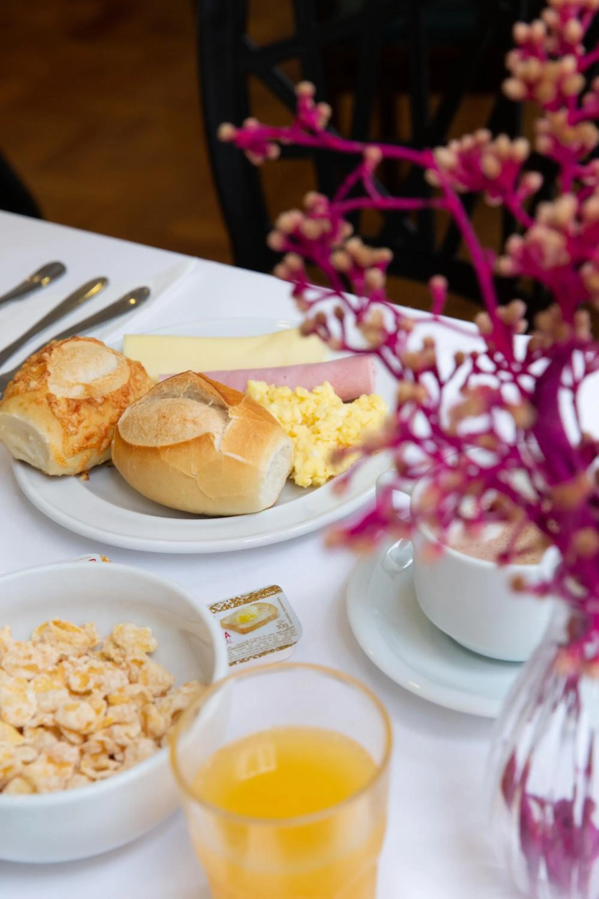 Breakfast in Hotel Rojas All Suite