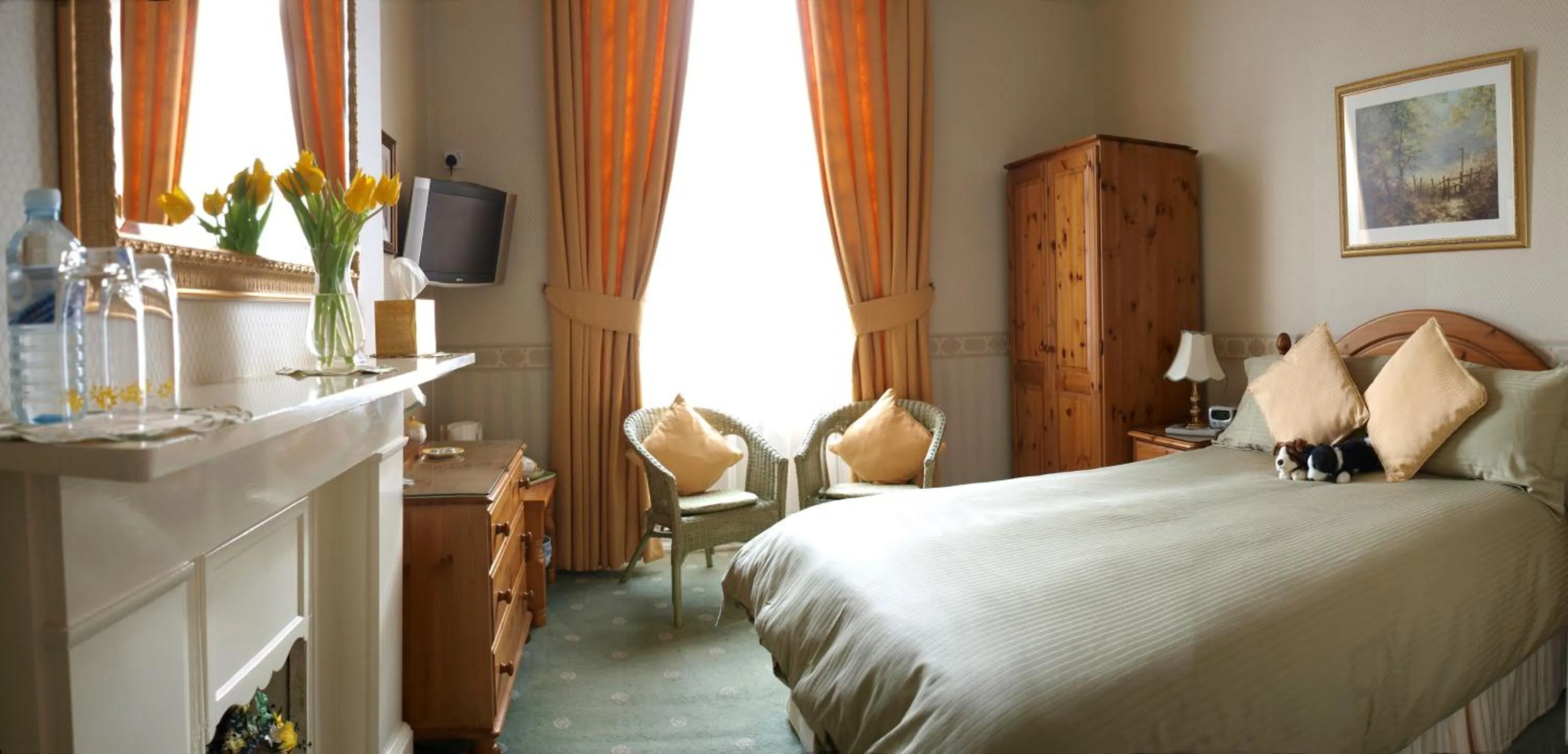 Photo of the whole room, Bed in Balincourt