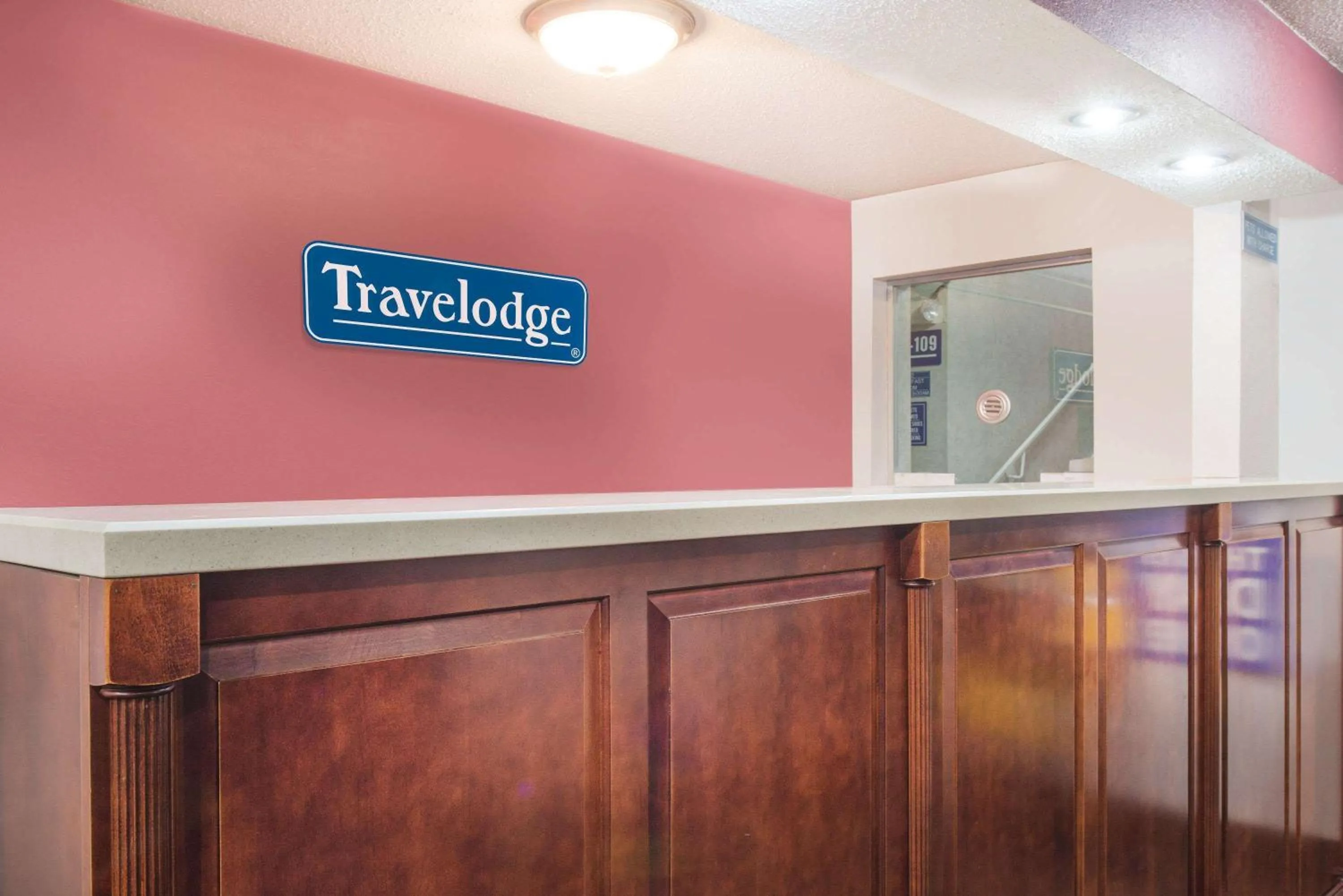 Lobby or reception in Travelodge by Wyndham Terre Haute