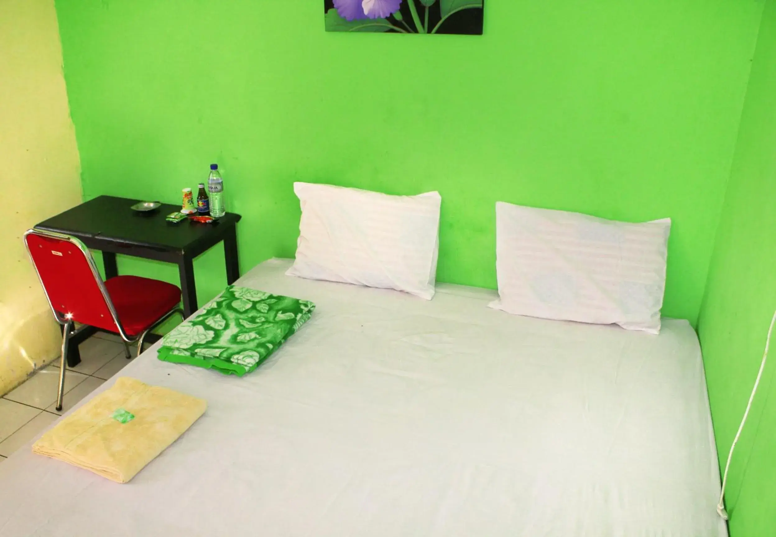 Standard Double Room with Fan in FX72 Beach Resort Maumere Standard Double Room with Fan in FX72 Beach Resort Maumere