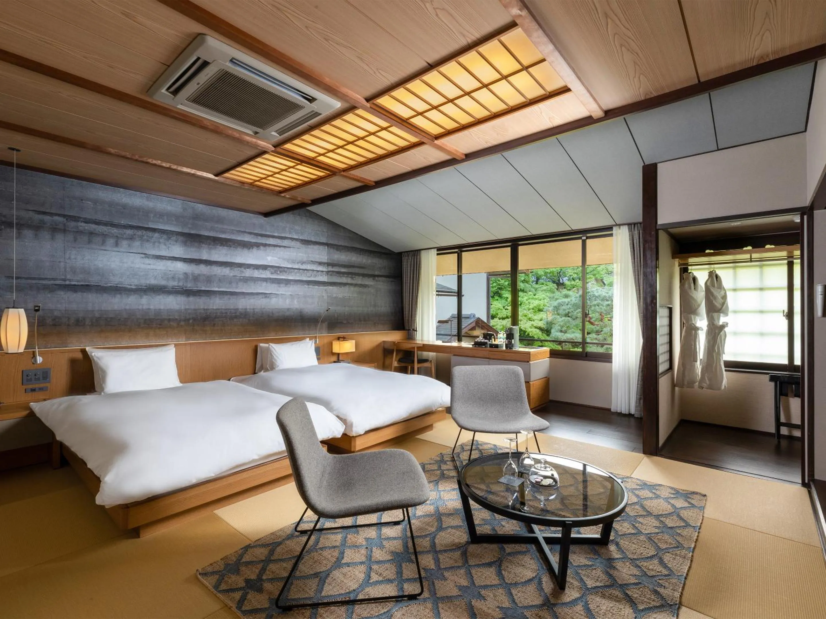 Photo of the whole room, Bed in Nanzenji sando KIKUSUI