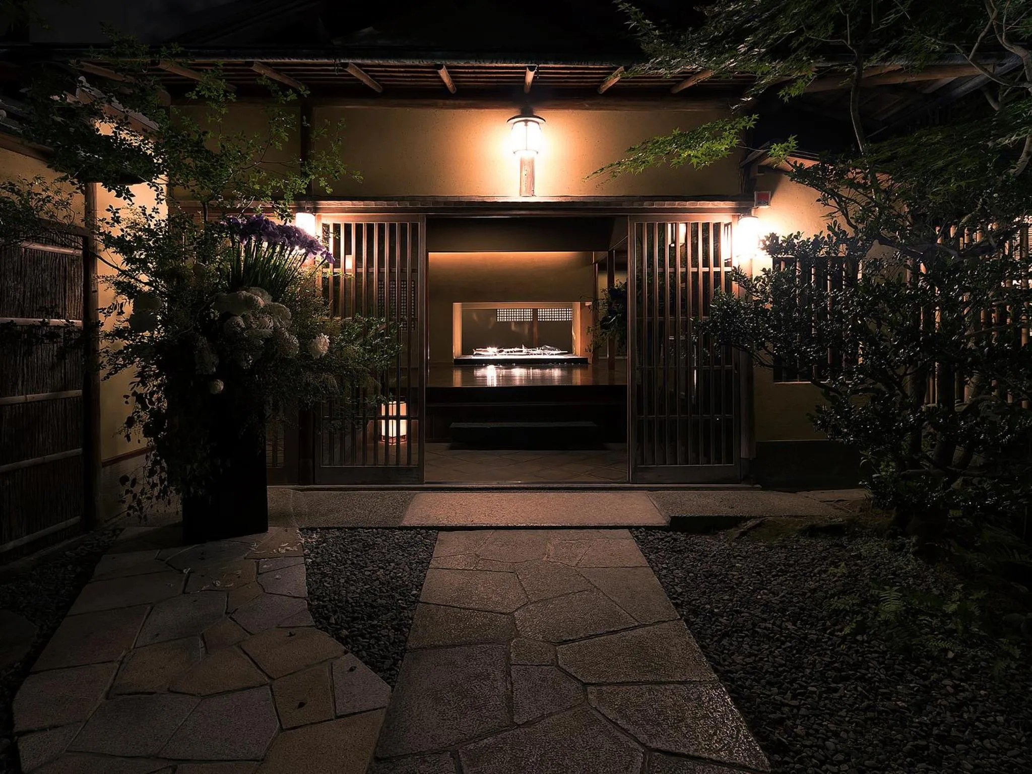Property building in Nanzenji sando KIKUSUI