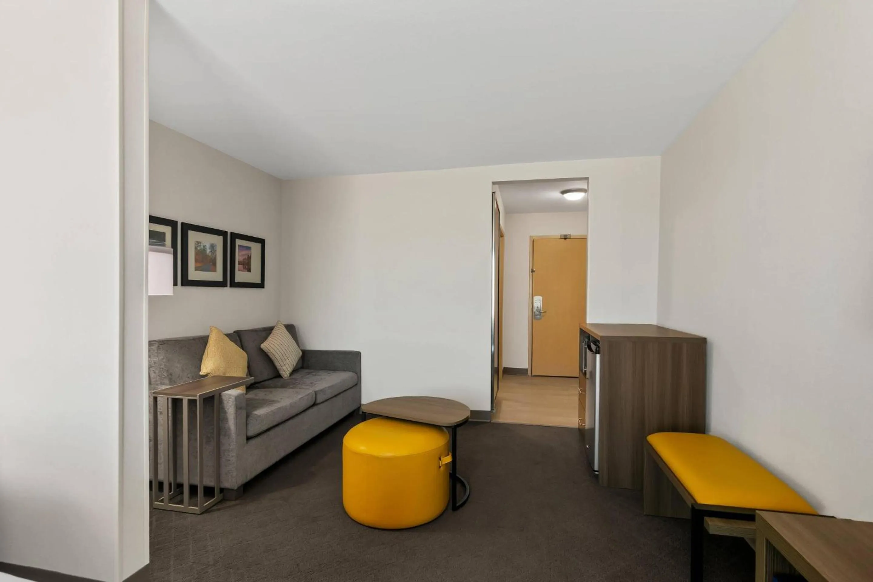 Bedroom in Comfort Suites Bentonville - Rogers