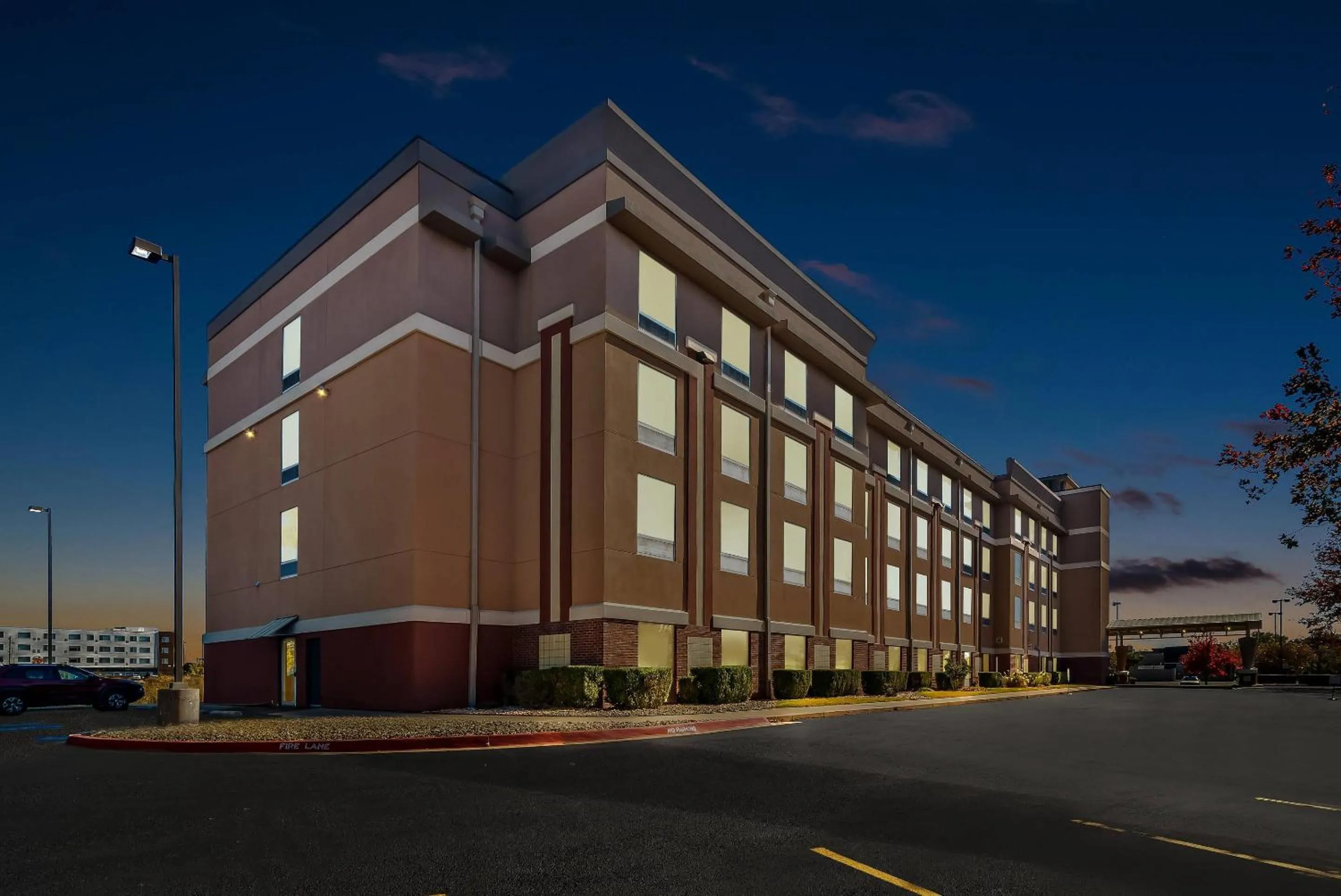 Property building in Comfort Suites Bentonville - Rogers