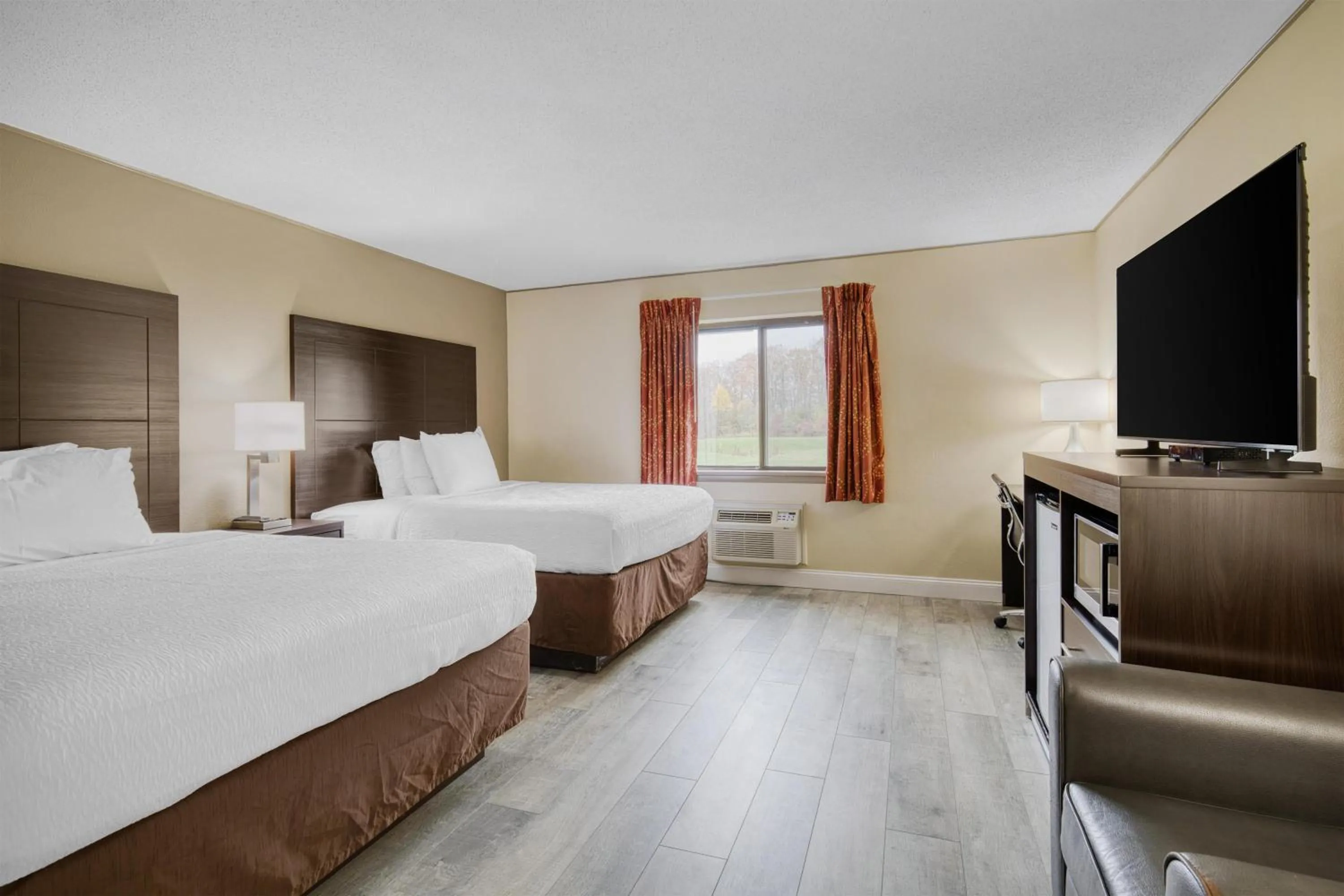 Bedroom, Bed in SureStay by Best Western Massena