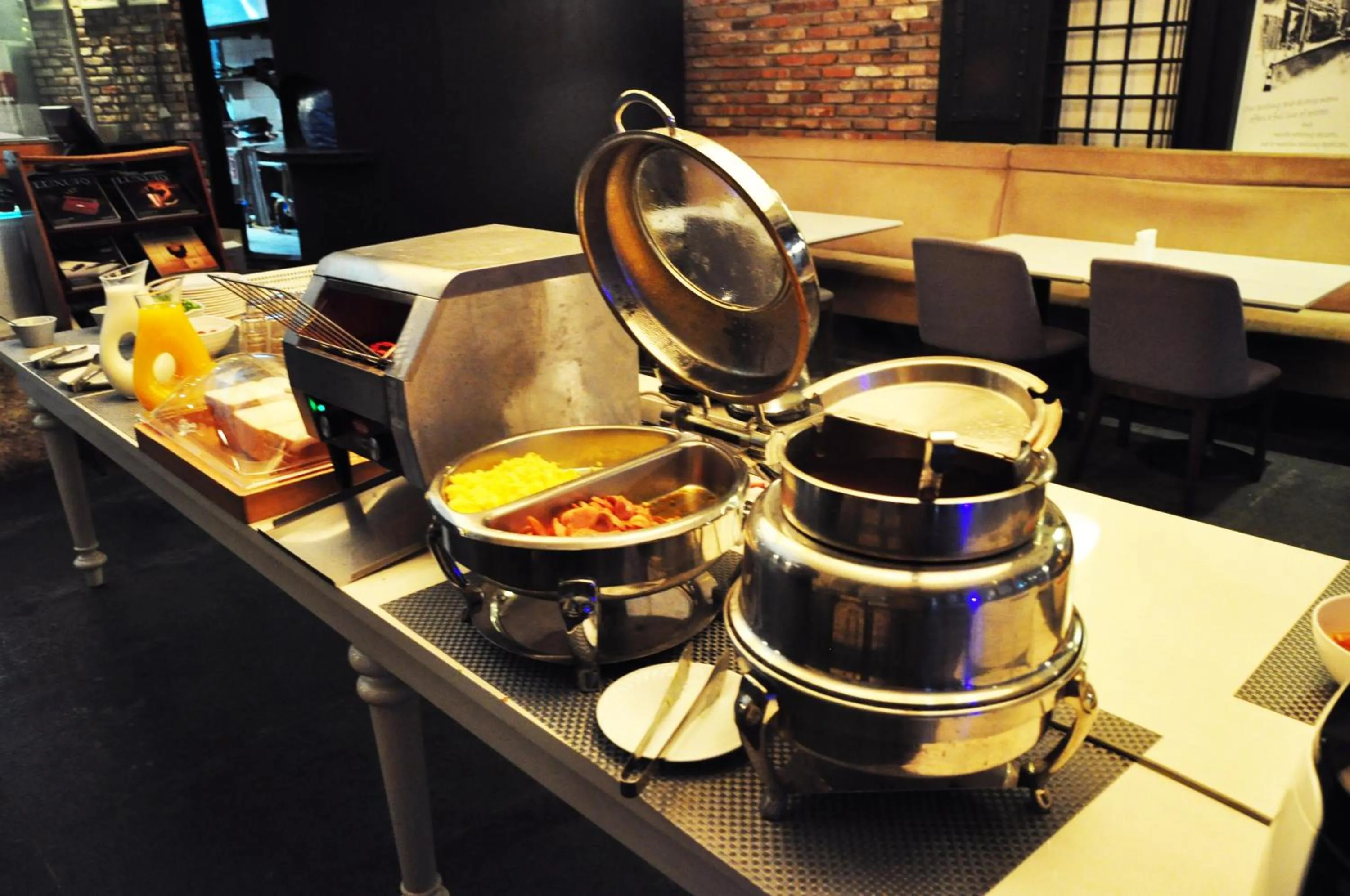 Breakfast in BOLTON Hotel