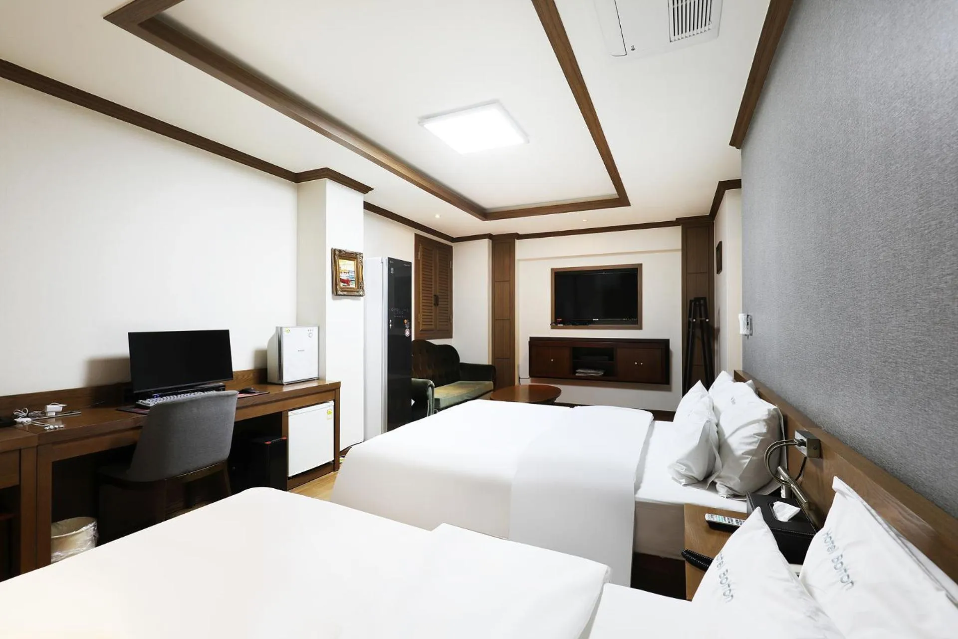 Bedroom, Bed in BOLTON Hotel