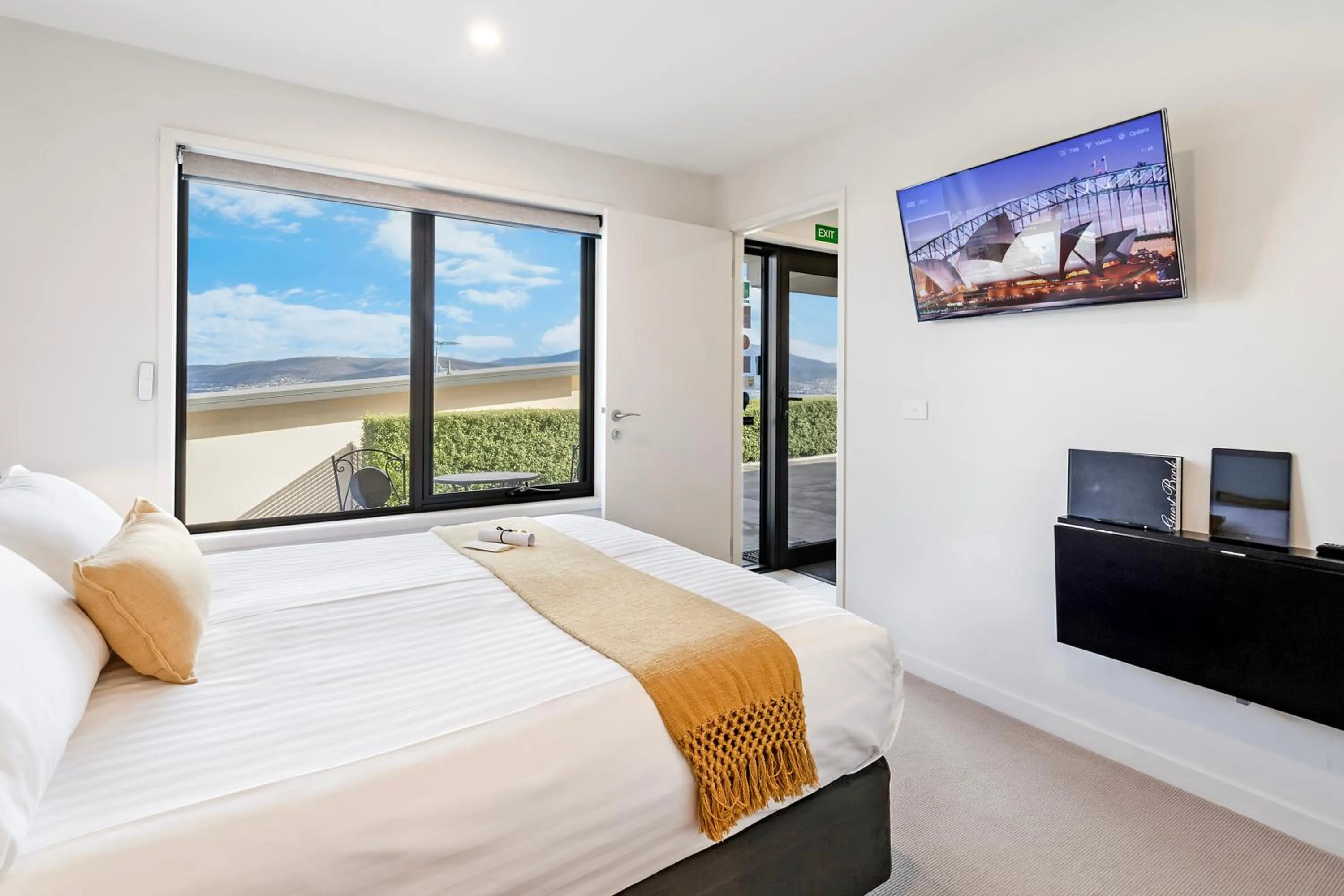 TV and multimedia in Oceana B&B