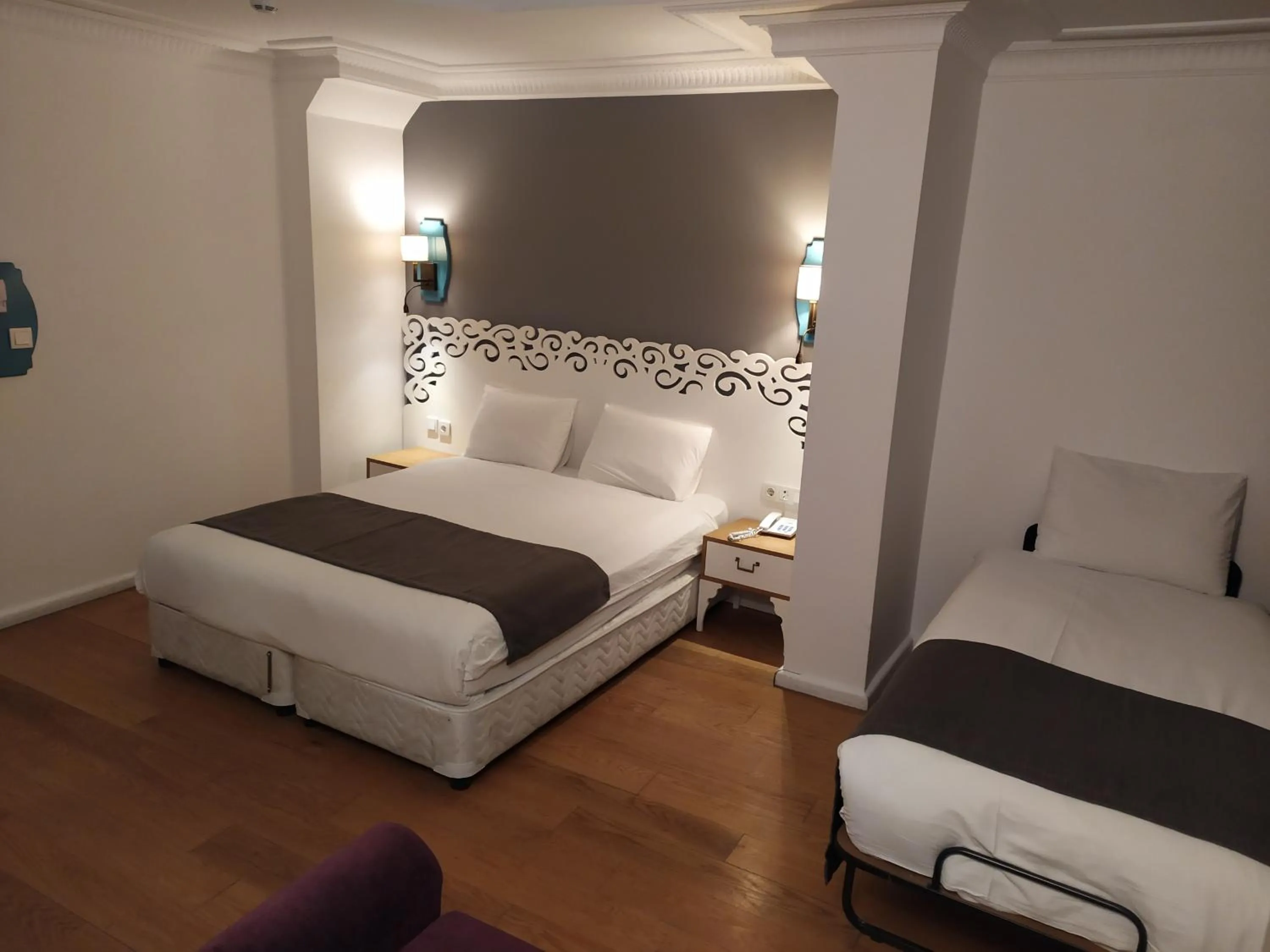 Bedroom in Jakaranda Hotel