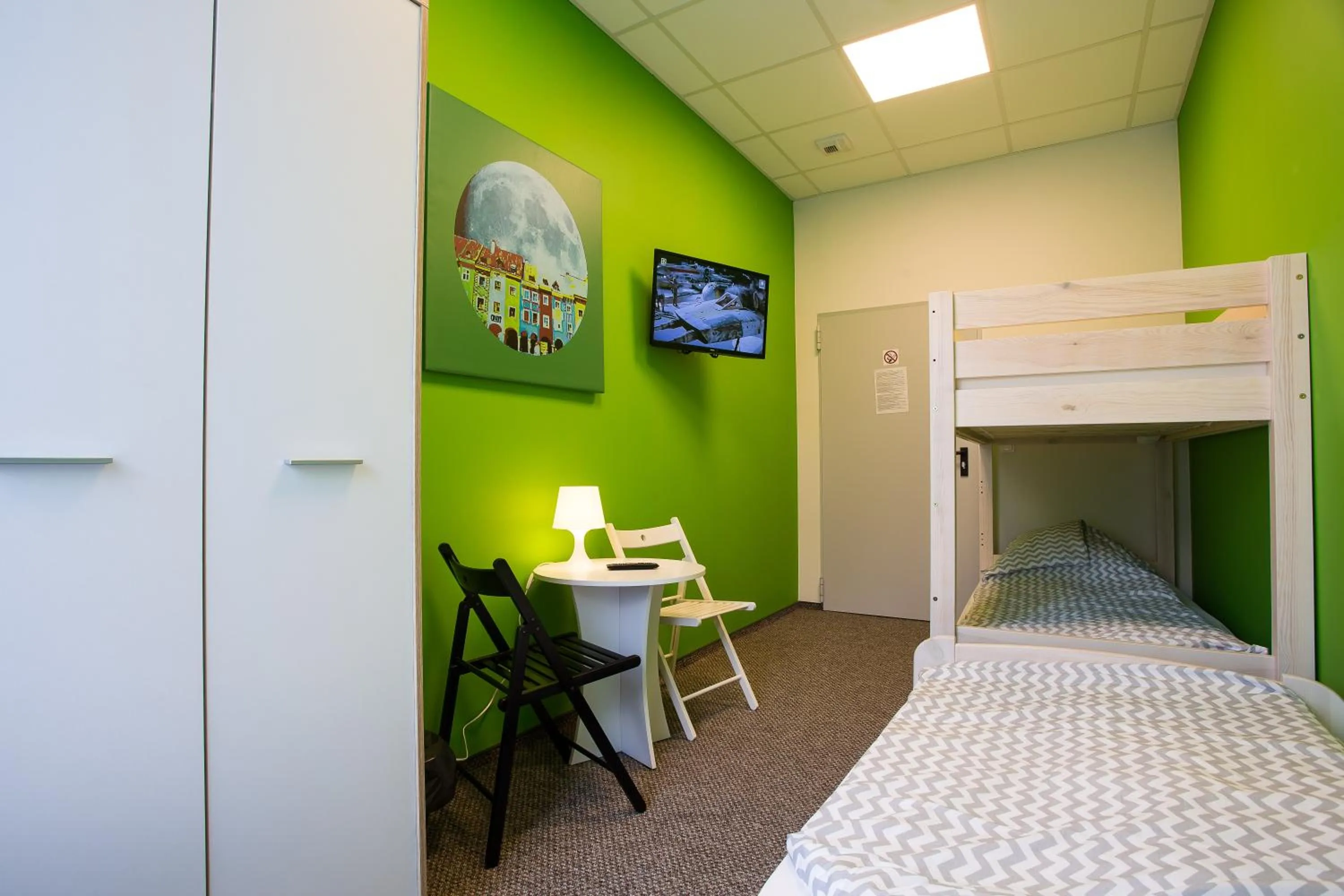 City view, Bed in Moon Hostel Poznań