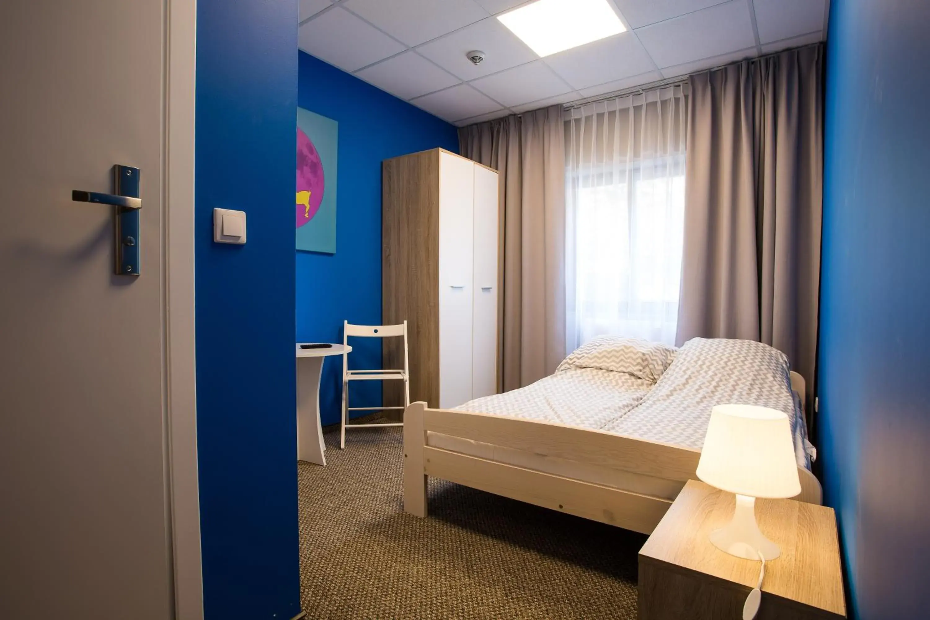 Single Room with Private Bathroom in Moon Hostel Poznań Single Room with Private Bathroom in Moon Hostel Poznań