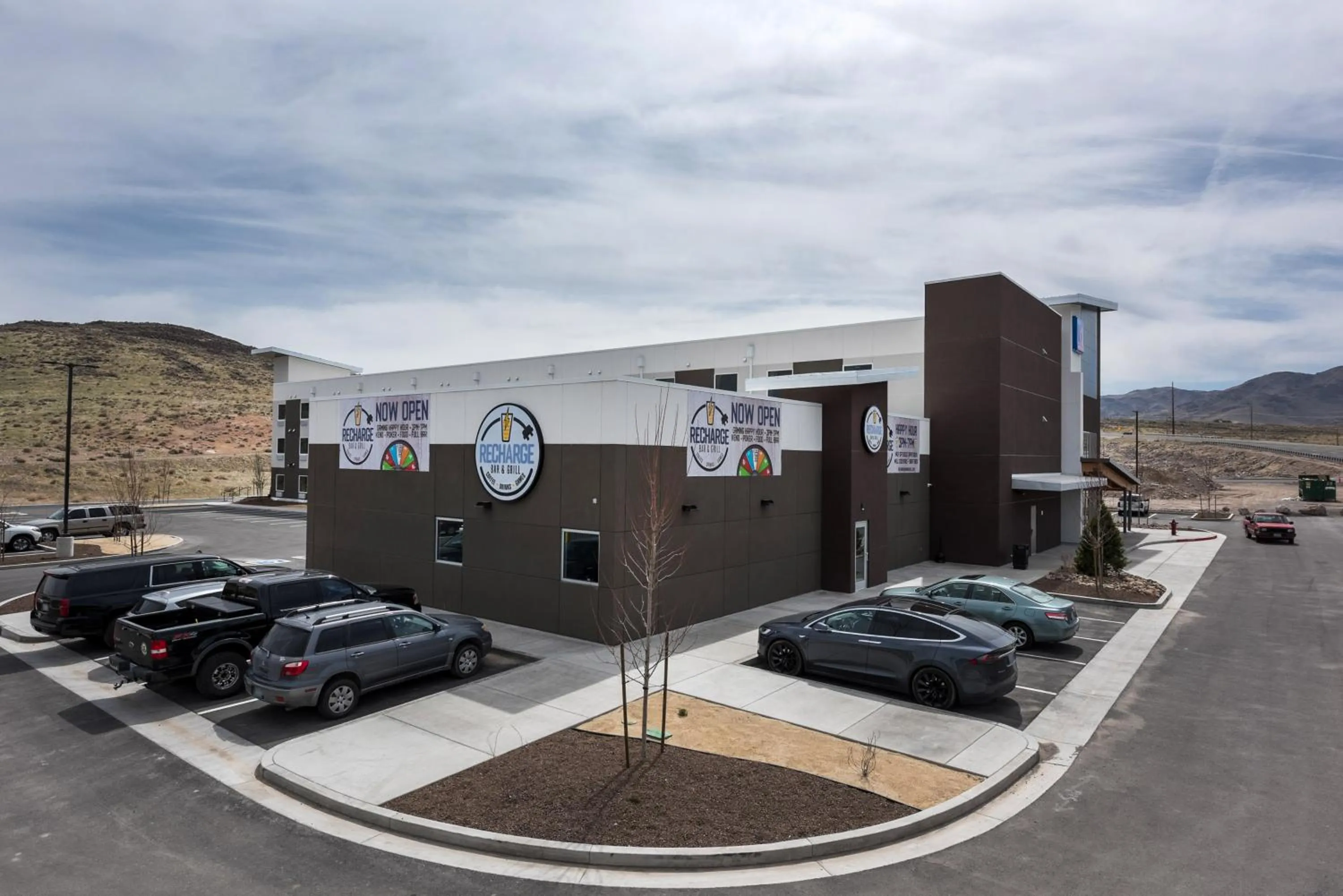 Facade/entrance in Studio 6-Mccarran, NV - Sparks - Tahoe - Reno Industrial Center