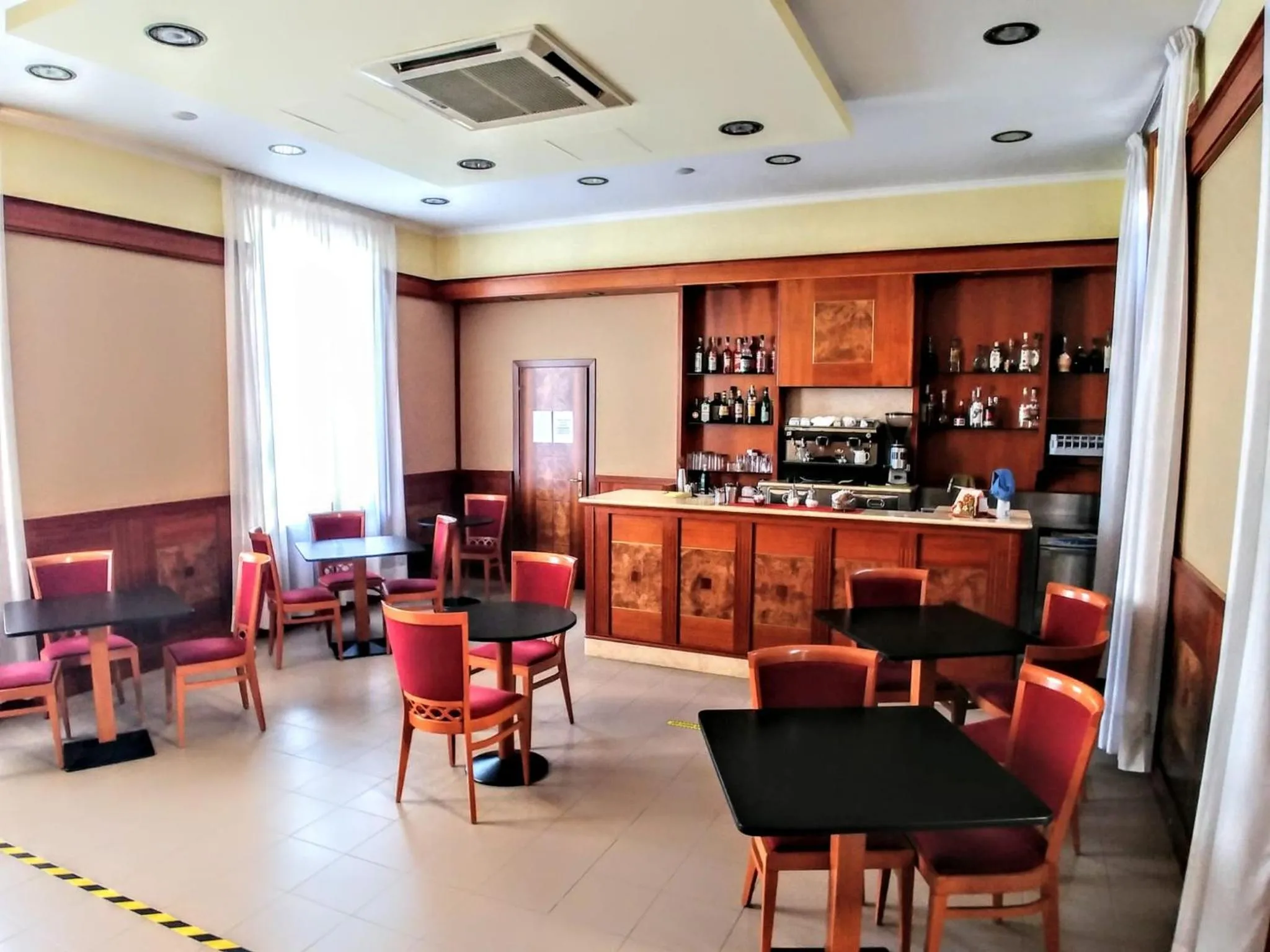 Lounge or bar in Hotel Carancini