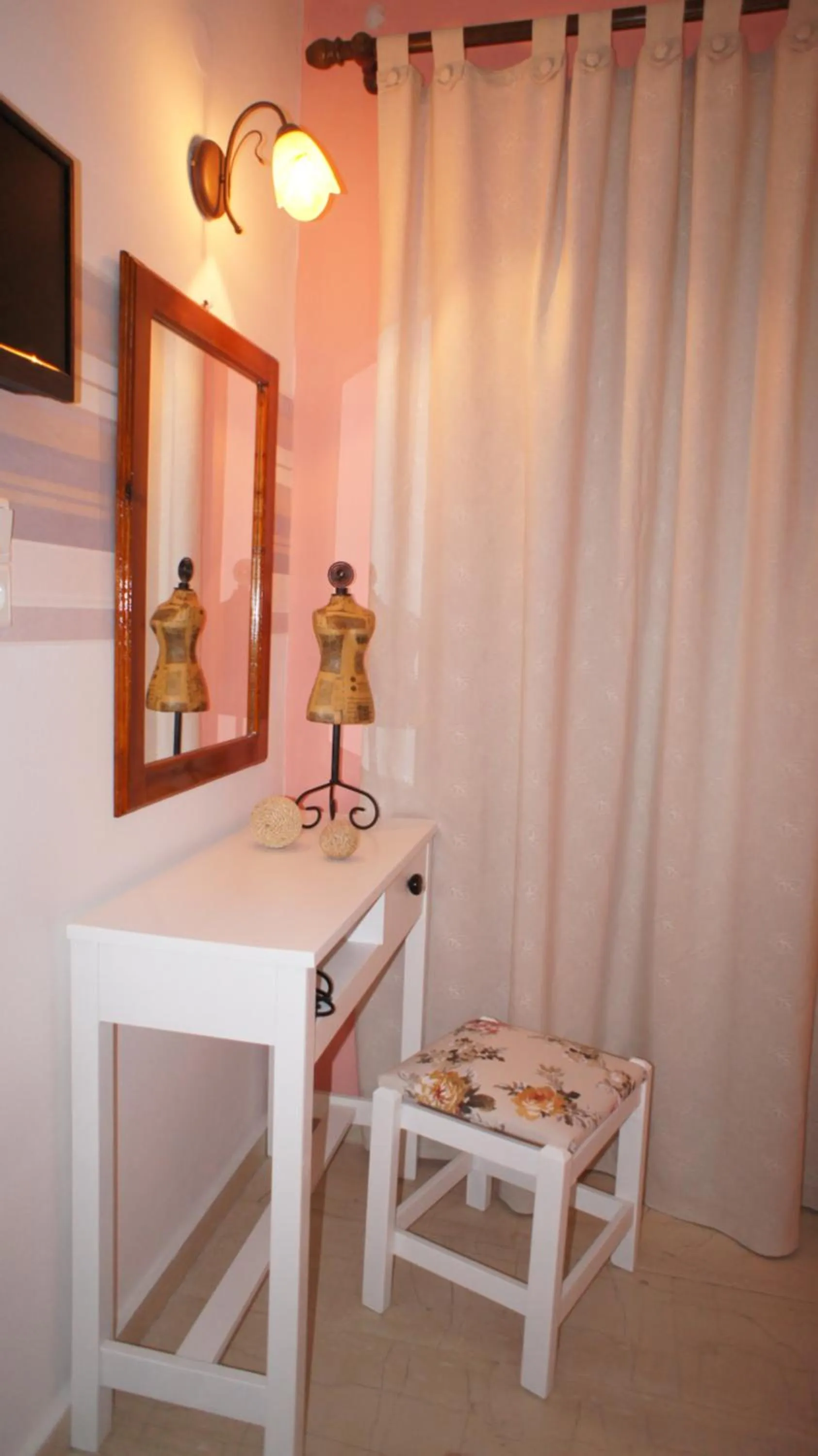 Decorative detail in Idi