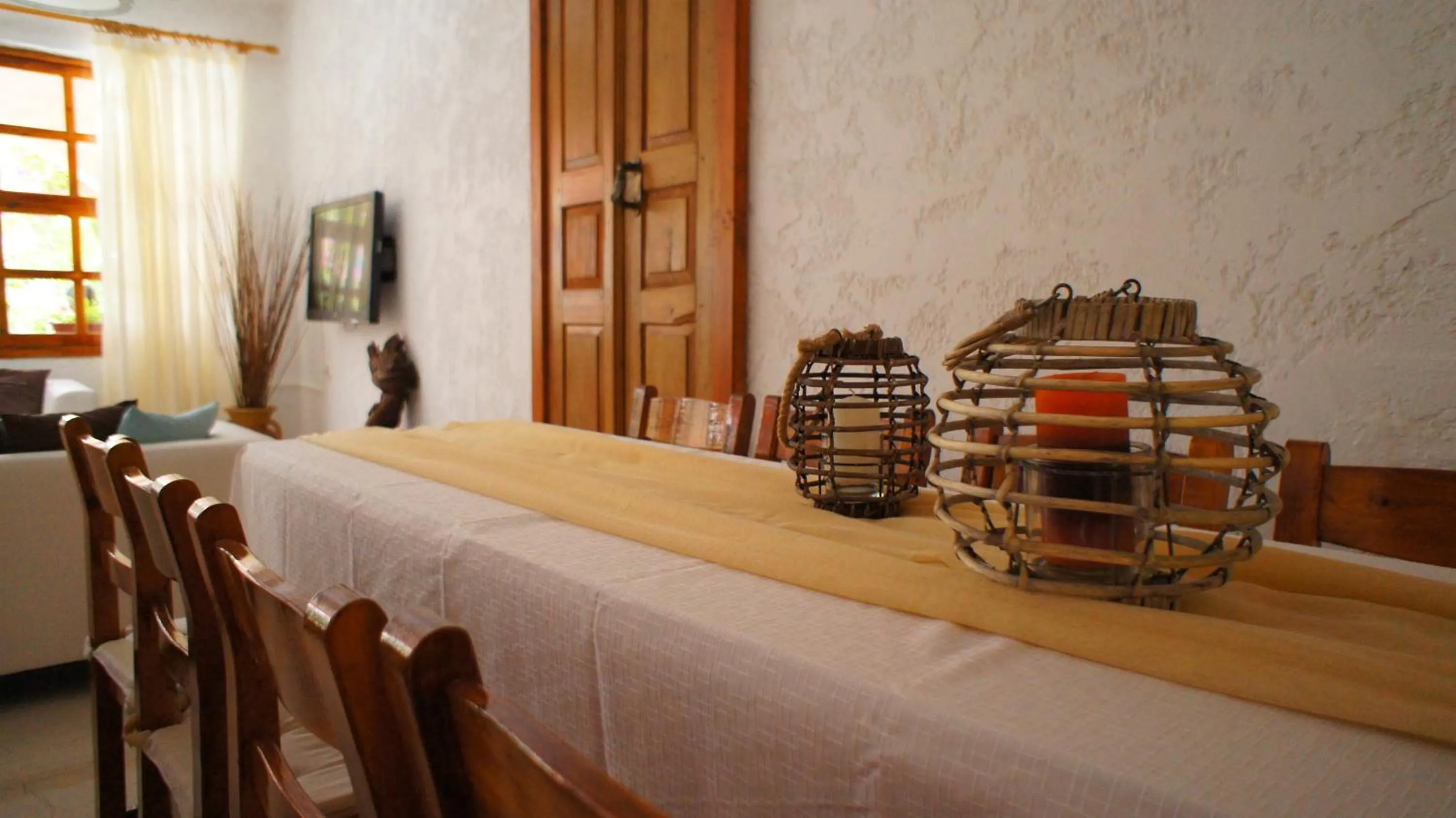 Restaurant/places to eat in Idi