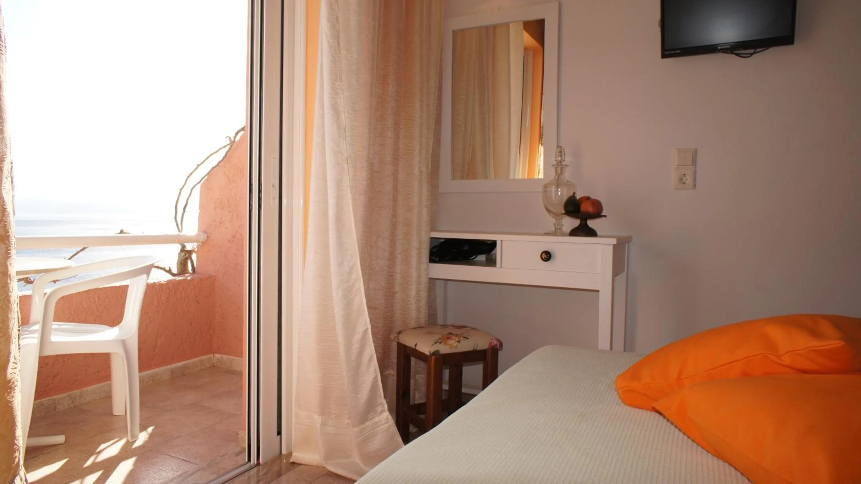 TV and multimedia, Bed in Idi