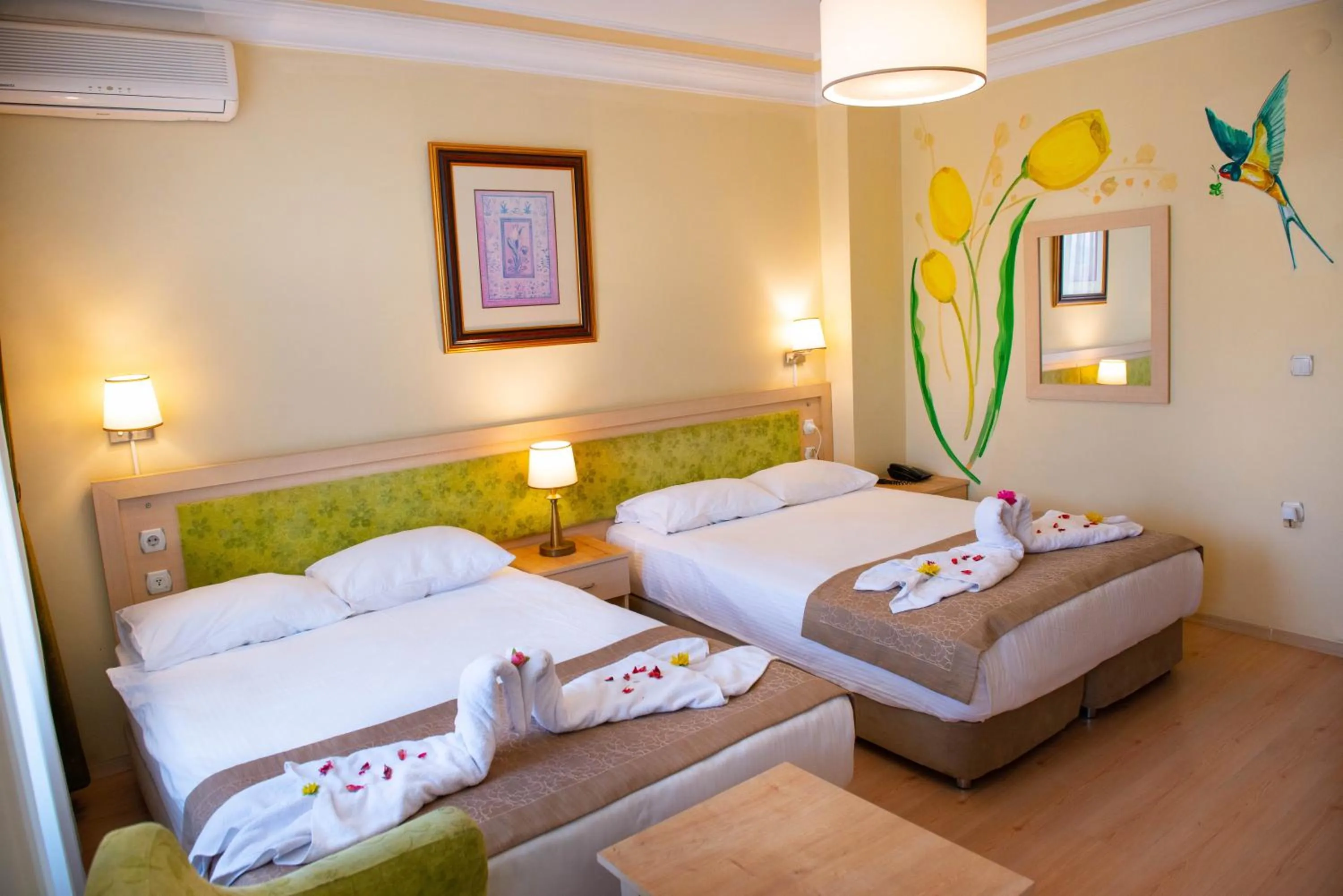 Photo of the whole room, Bed in Hotel Simsek