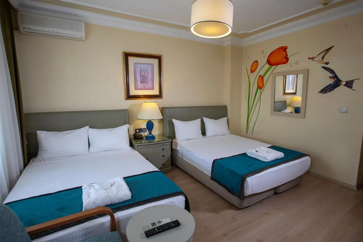 Bed in Hotel Simsek