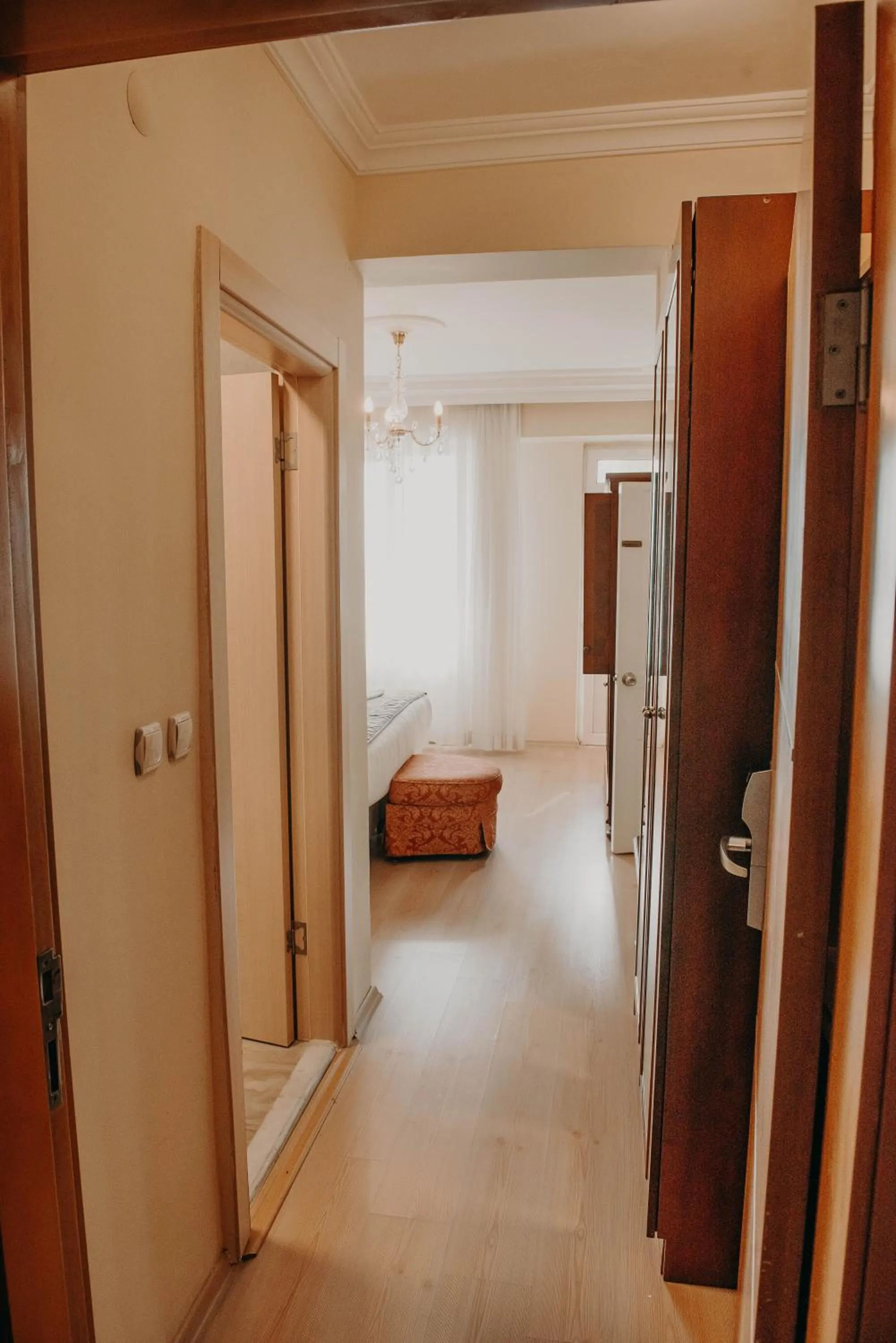 wardrobe, Bed in Hotel Simsek