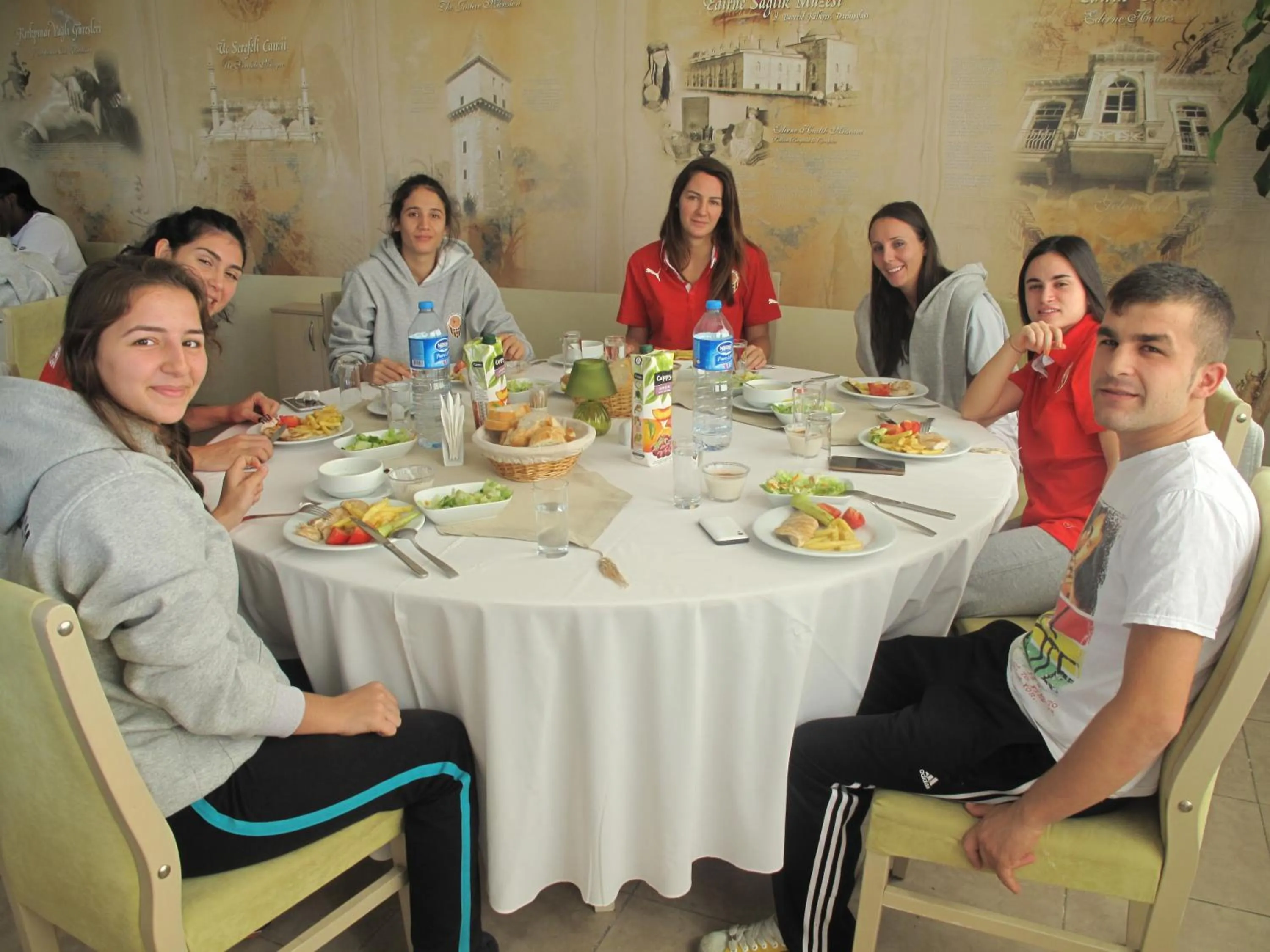 Restaurant/places to eat in Hotel Simsek