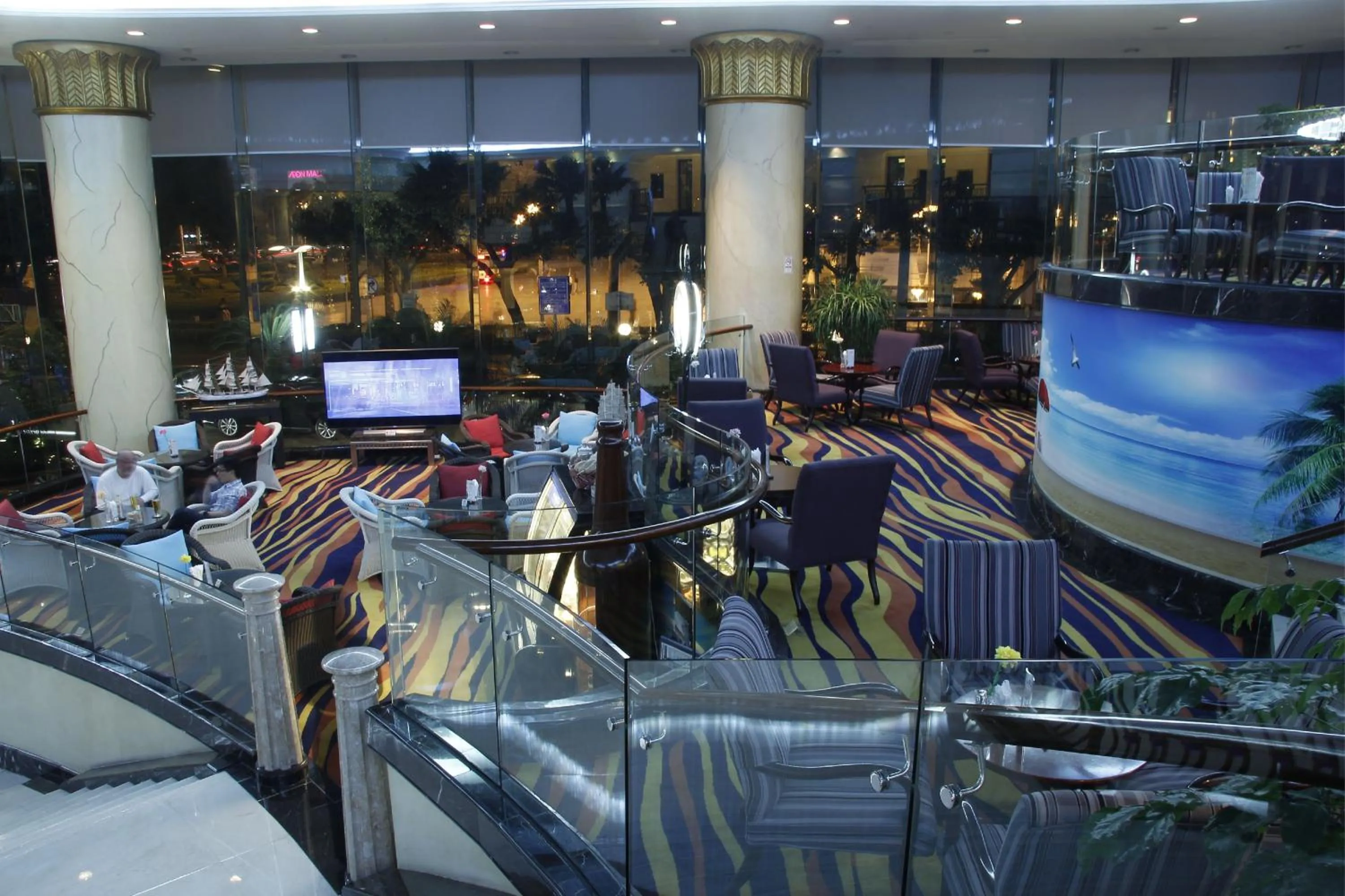Lounge or bar in The Royal Marina Plaza Hotel Guangzhou