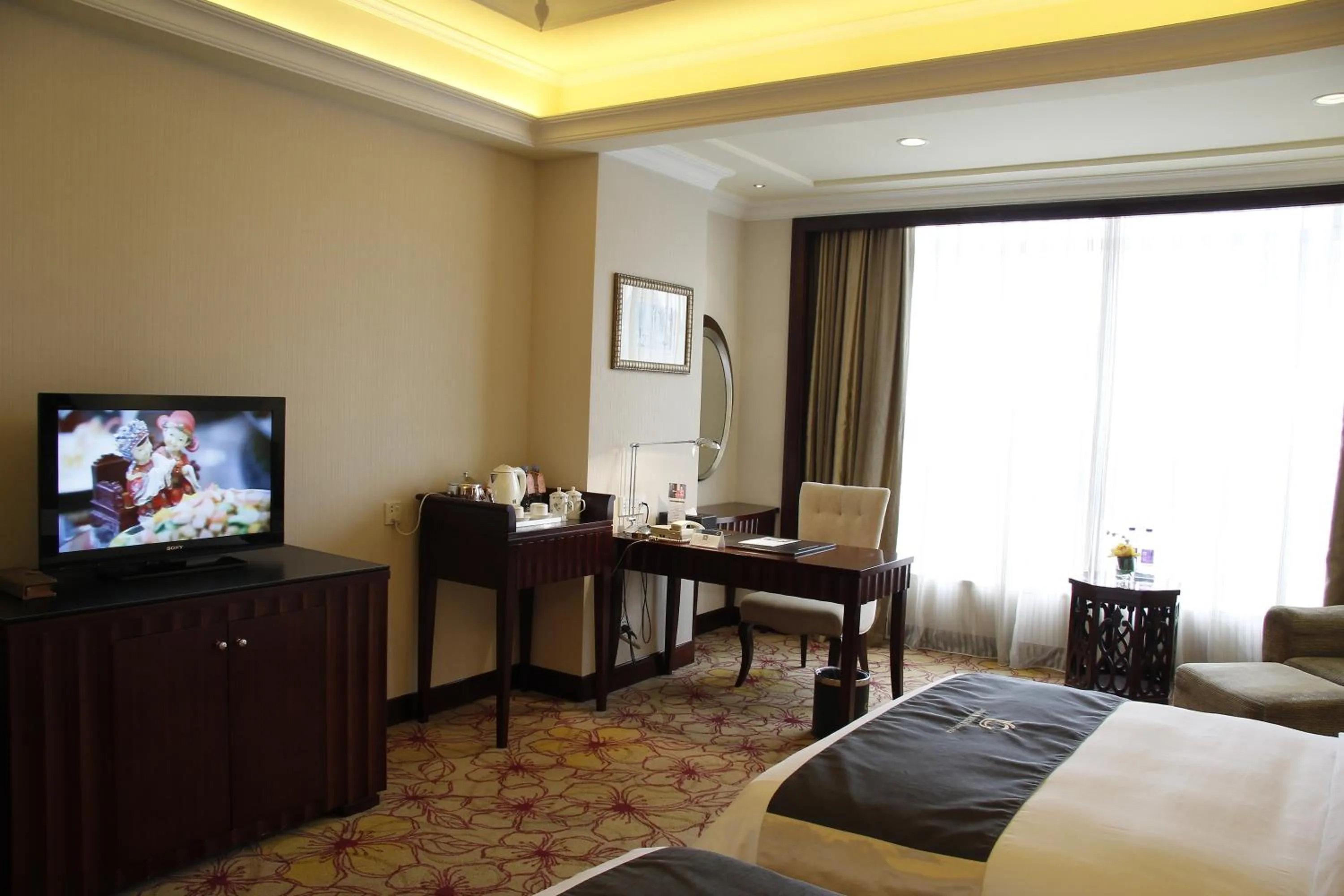 Bed in The Royal Marina Plaza Hotel Guangzhou