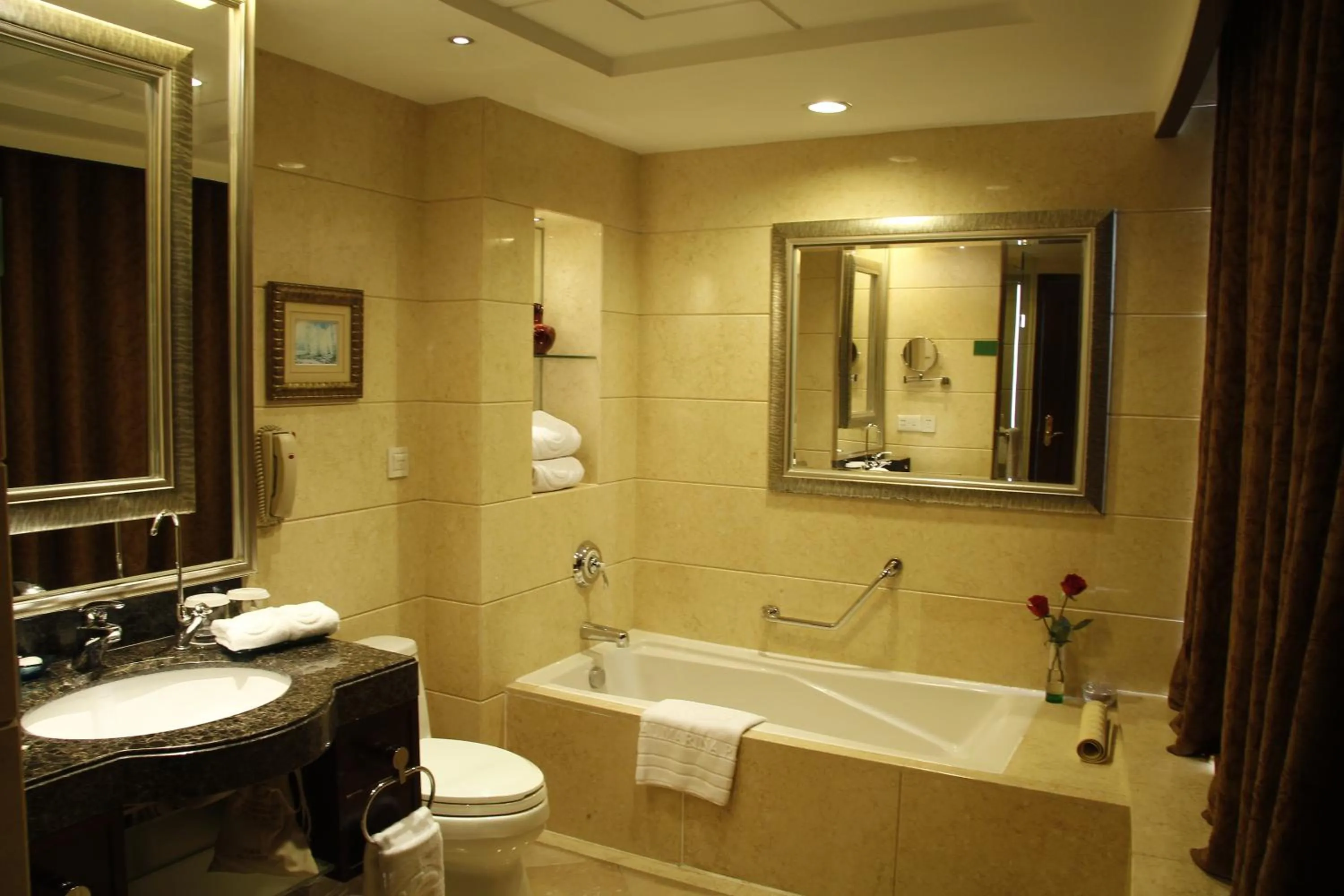 Bathroom in The Royal Marina Plaza Hotel Guangzhou