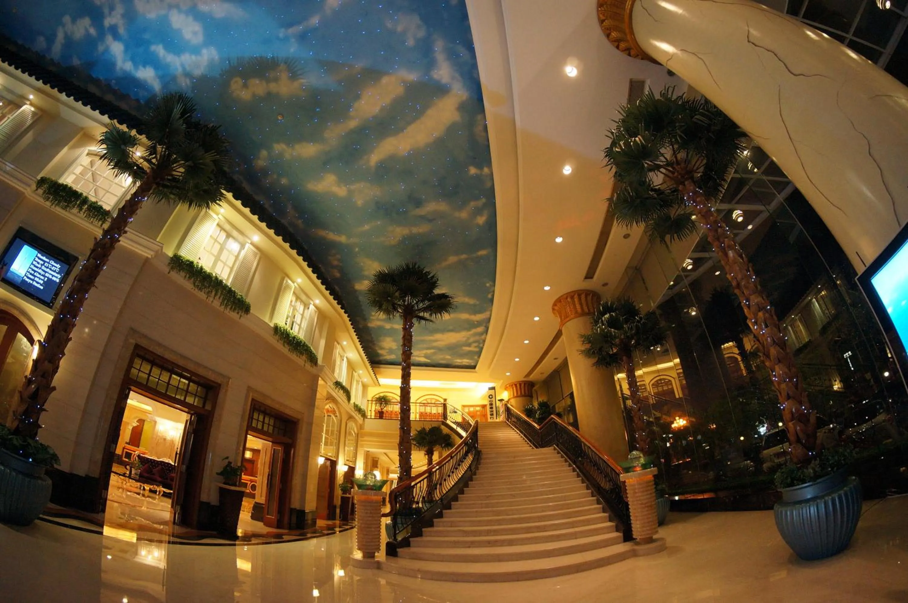 Lobby or reception in The Royal Marina Plaza Hotel Guangzhou