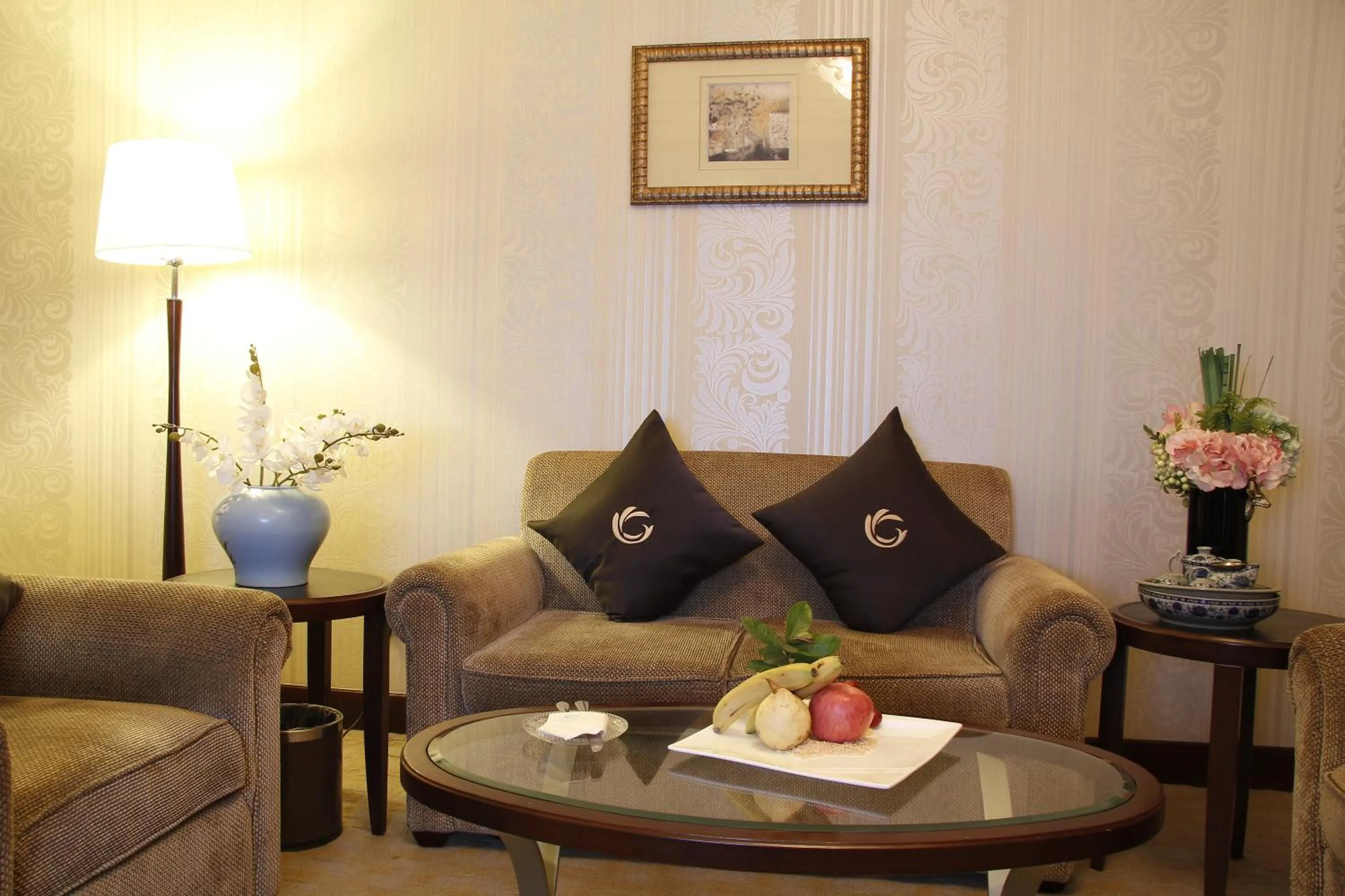Living room in The Royal Marina Plaza Hotel Guangzhou