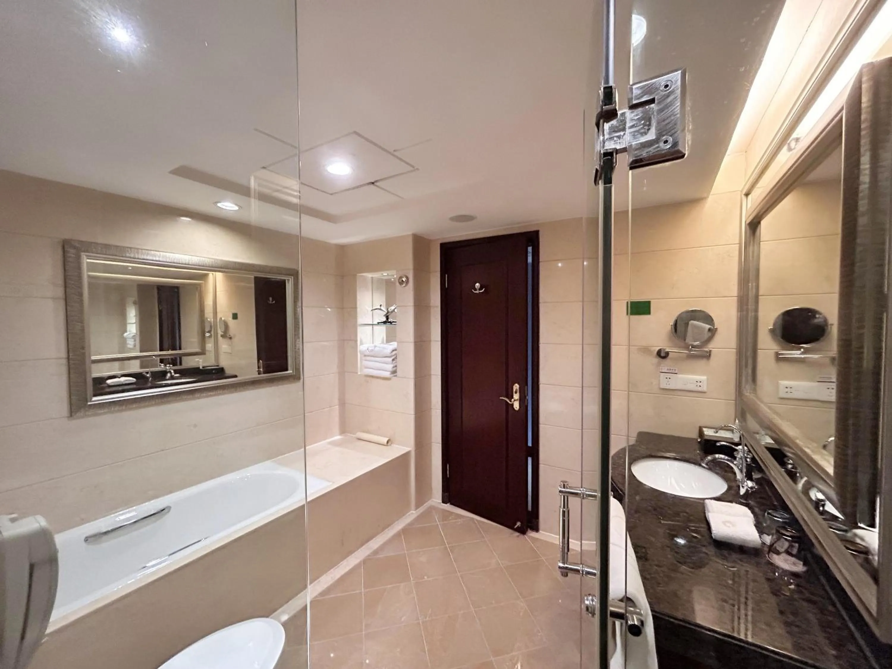 The Royal Marina Plaza Hotel Guangzhou