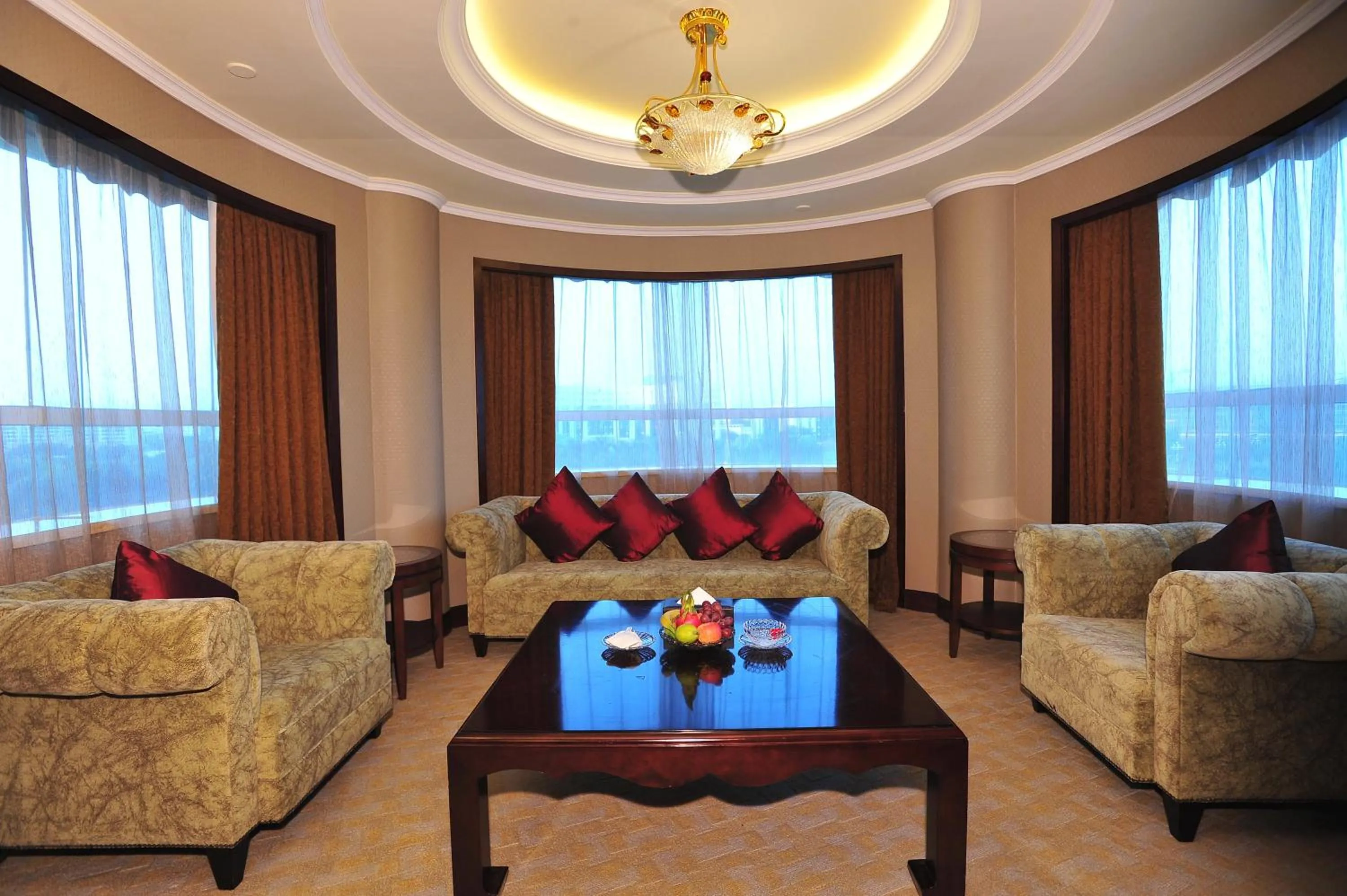 Living room in The Royal Marina Plaza Hotel Guangzhou