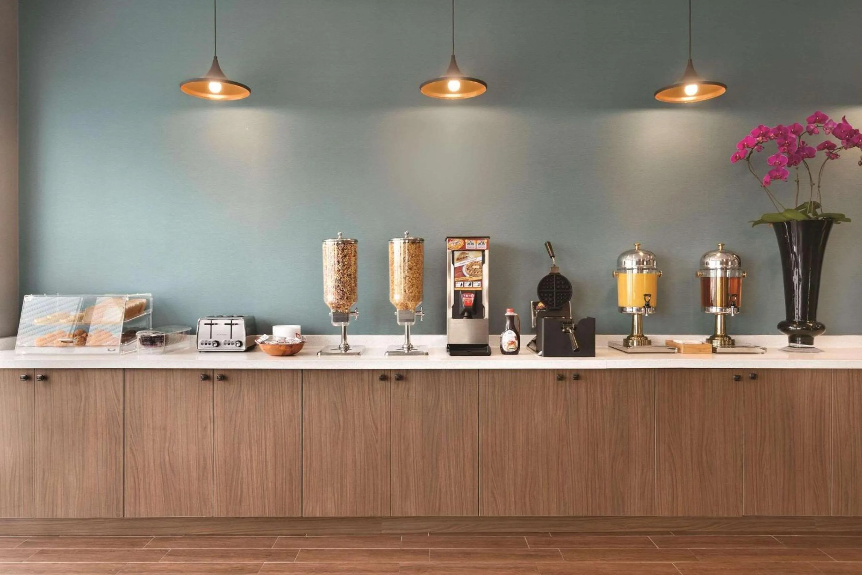 Breakfast in Park Inn by Radisson Brampton, ON