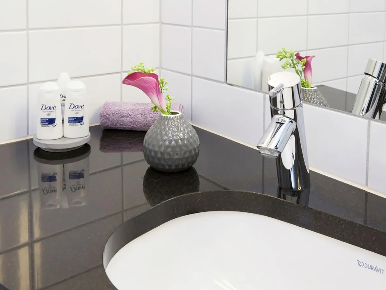 Bathroom in Park Inn by Radisson Brampton, ON