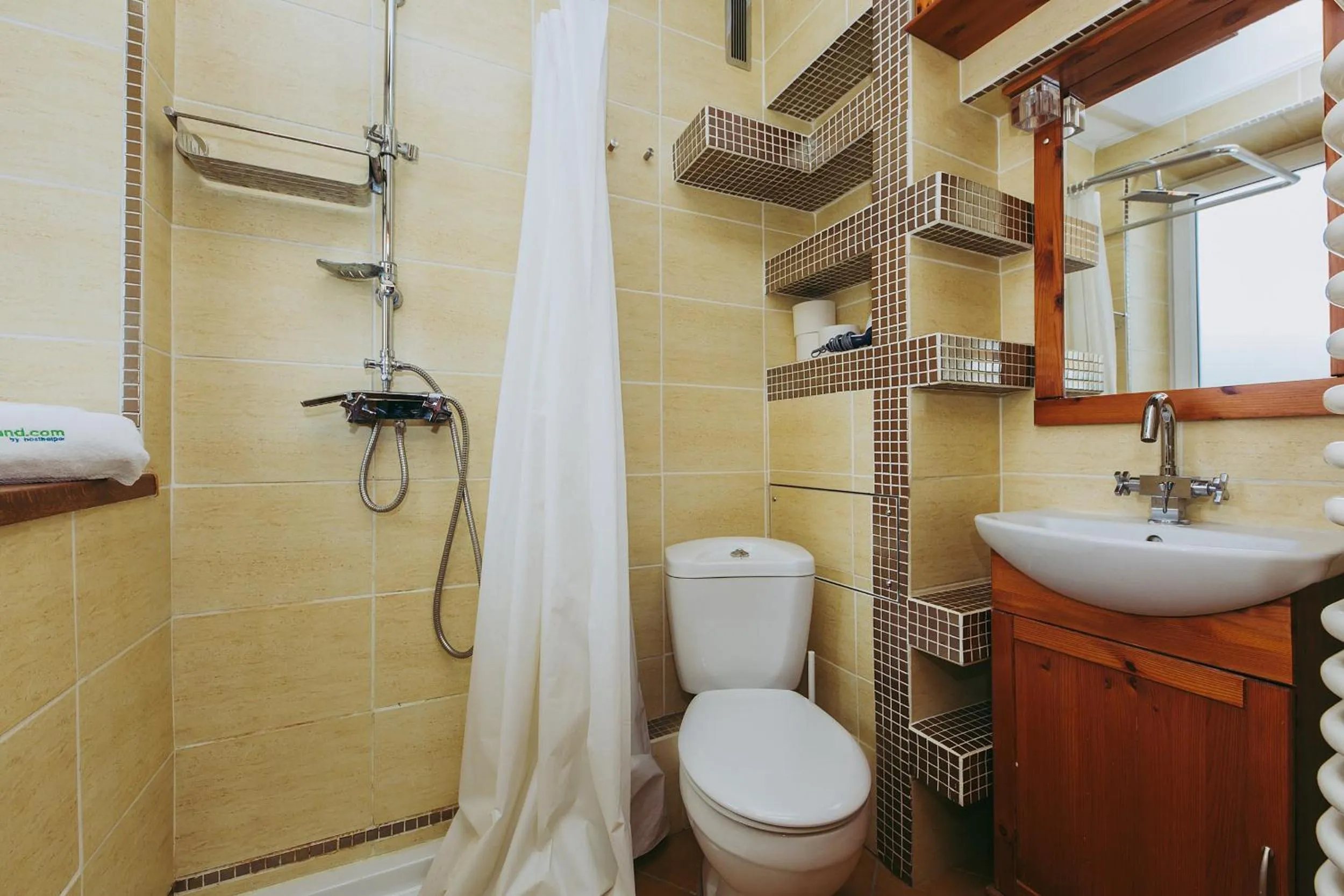 Shower in ShortStayPoland Leszno (B53)