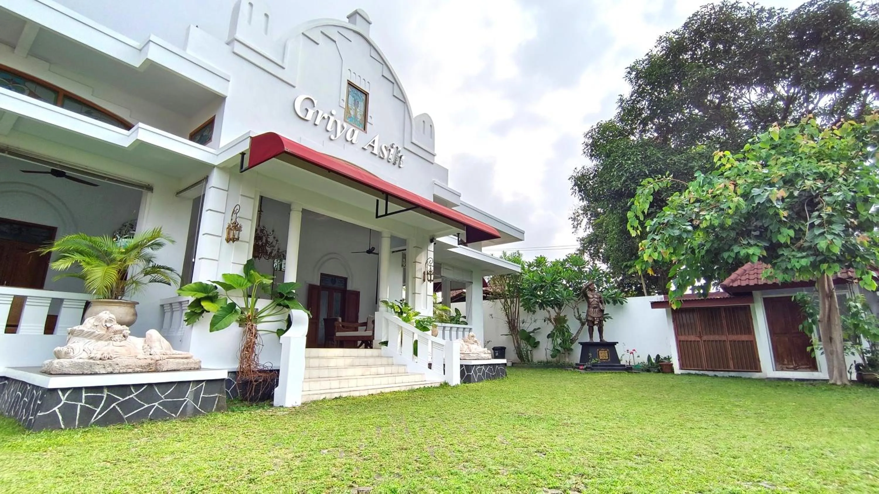 Property building in Griya Asih