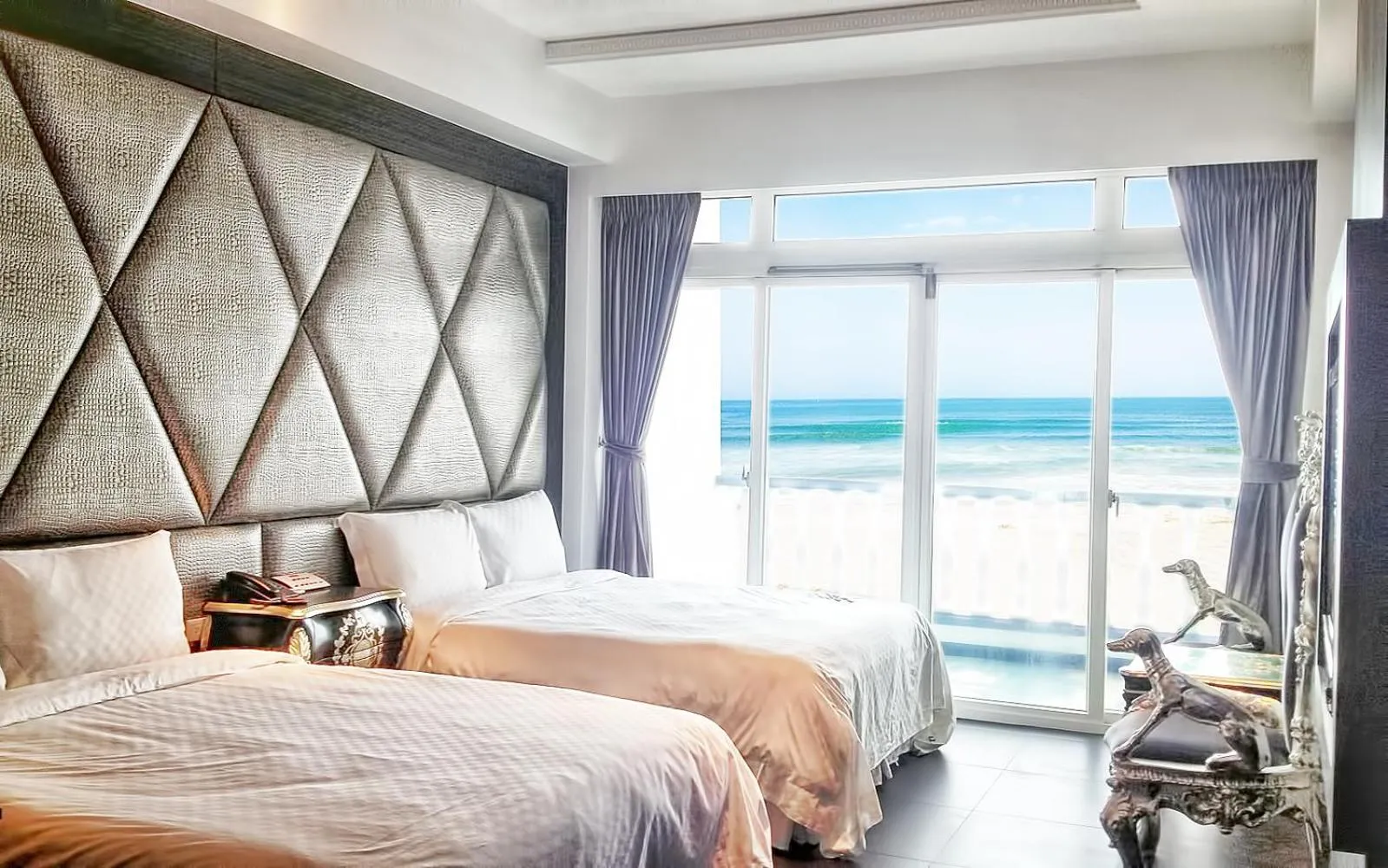 bunk bed, Bed in White House Hot Spring Beach Resort