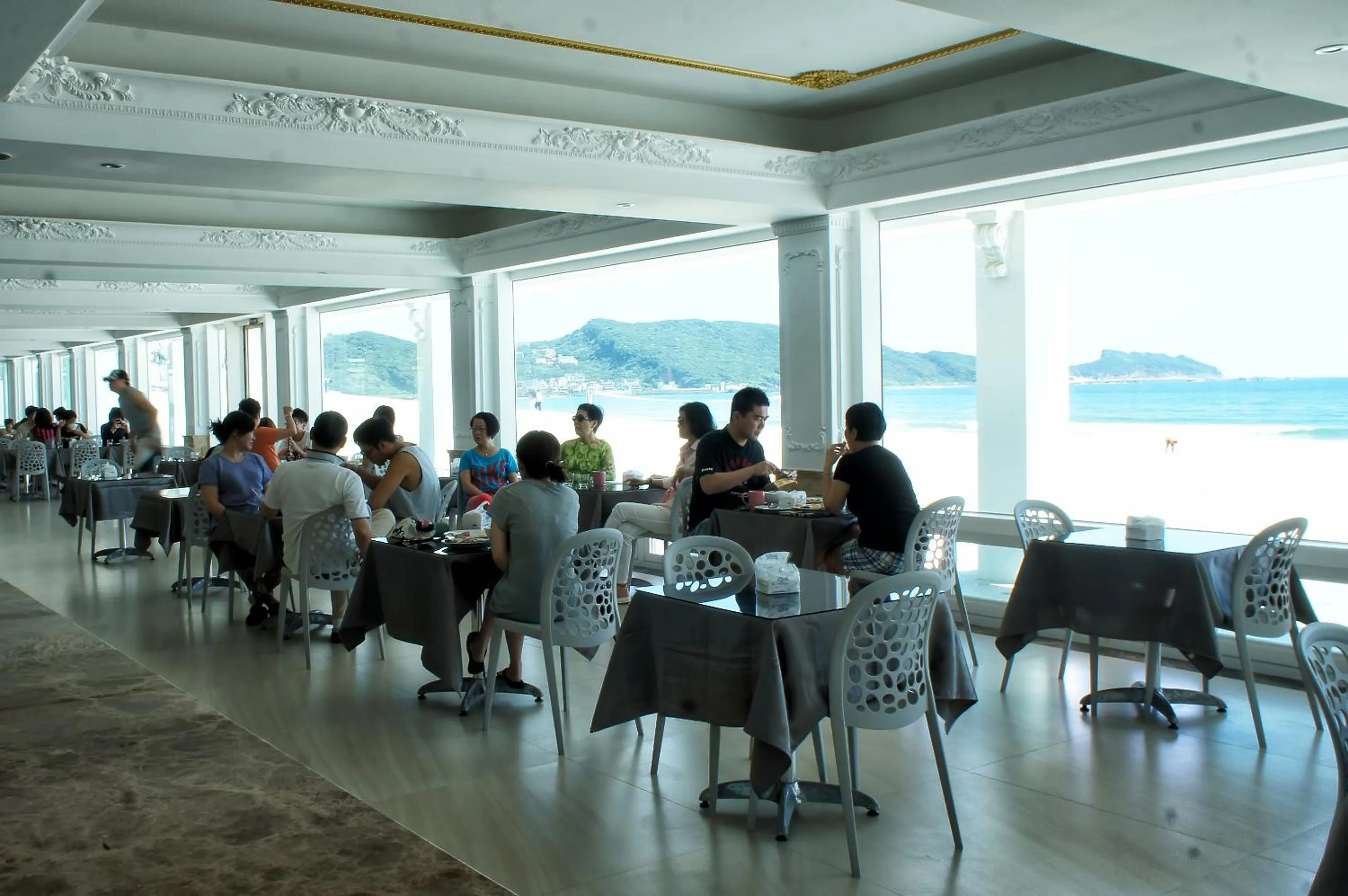 Restaurant/places to eat in White House Hot Spring Beach Resort