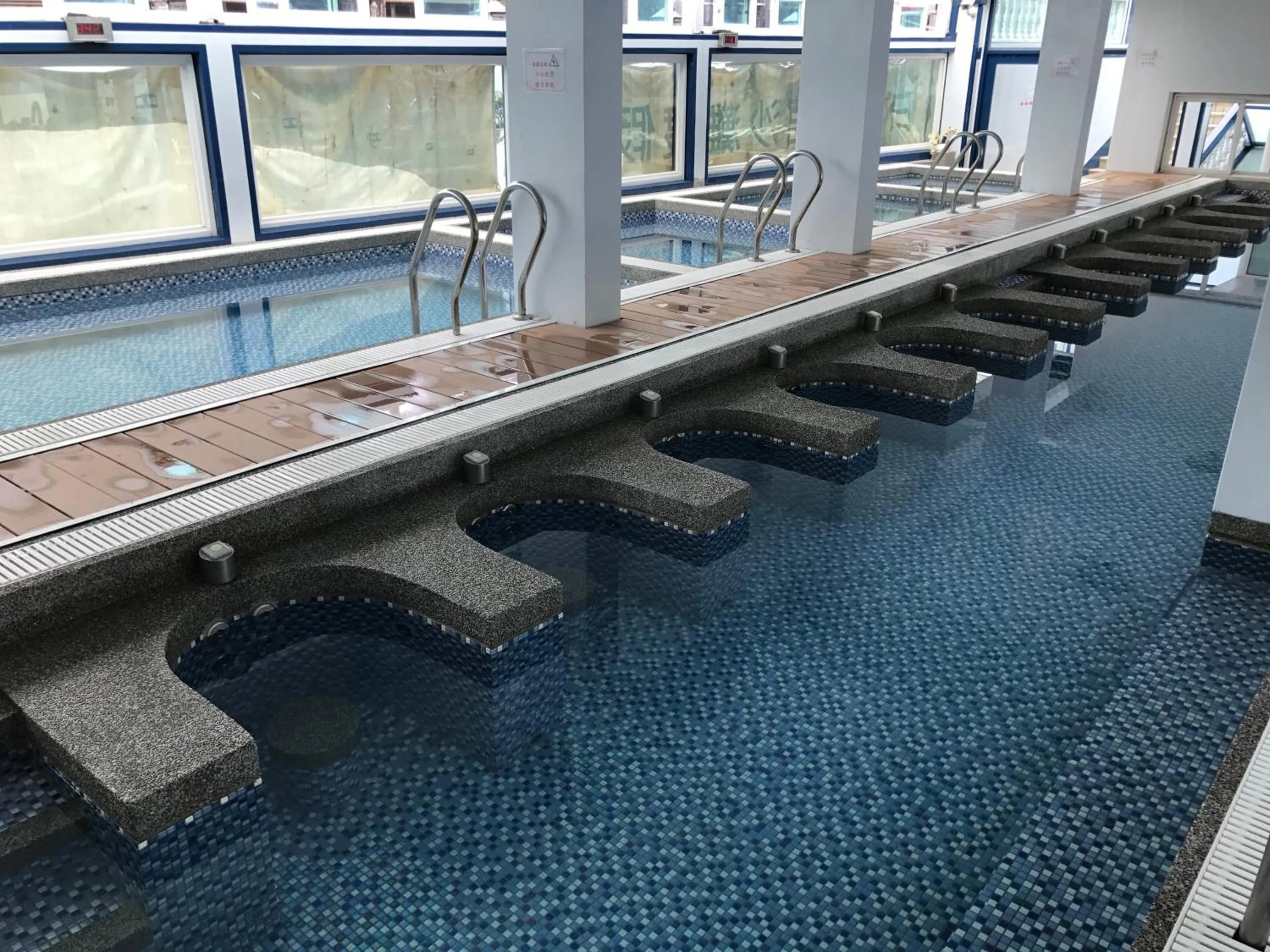 Hot Spring Bath in White House Hot Spring Beach Resort