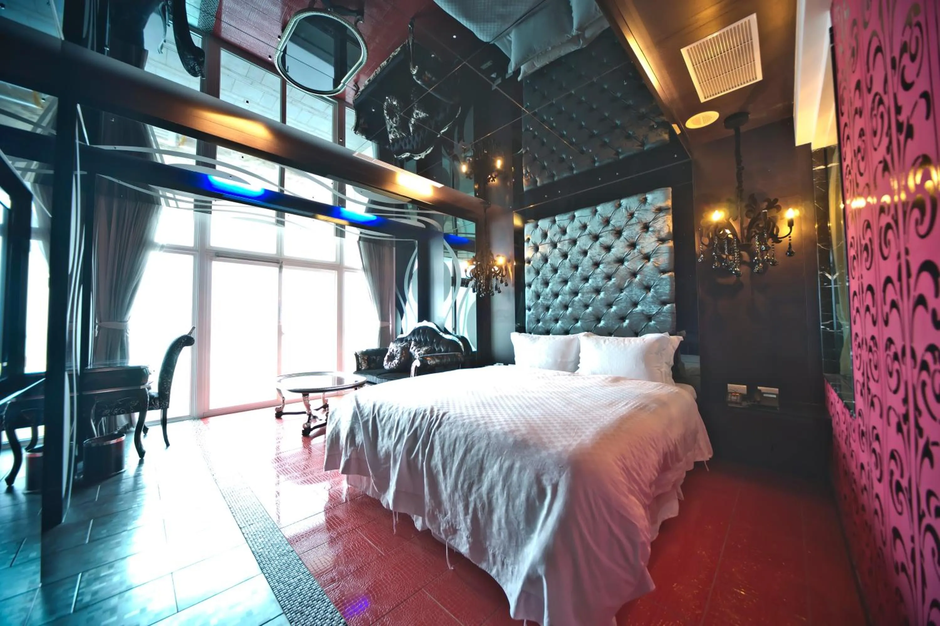 Day, Bed in White House Hot Spring Beach Resort